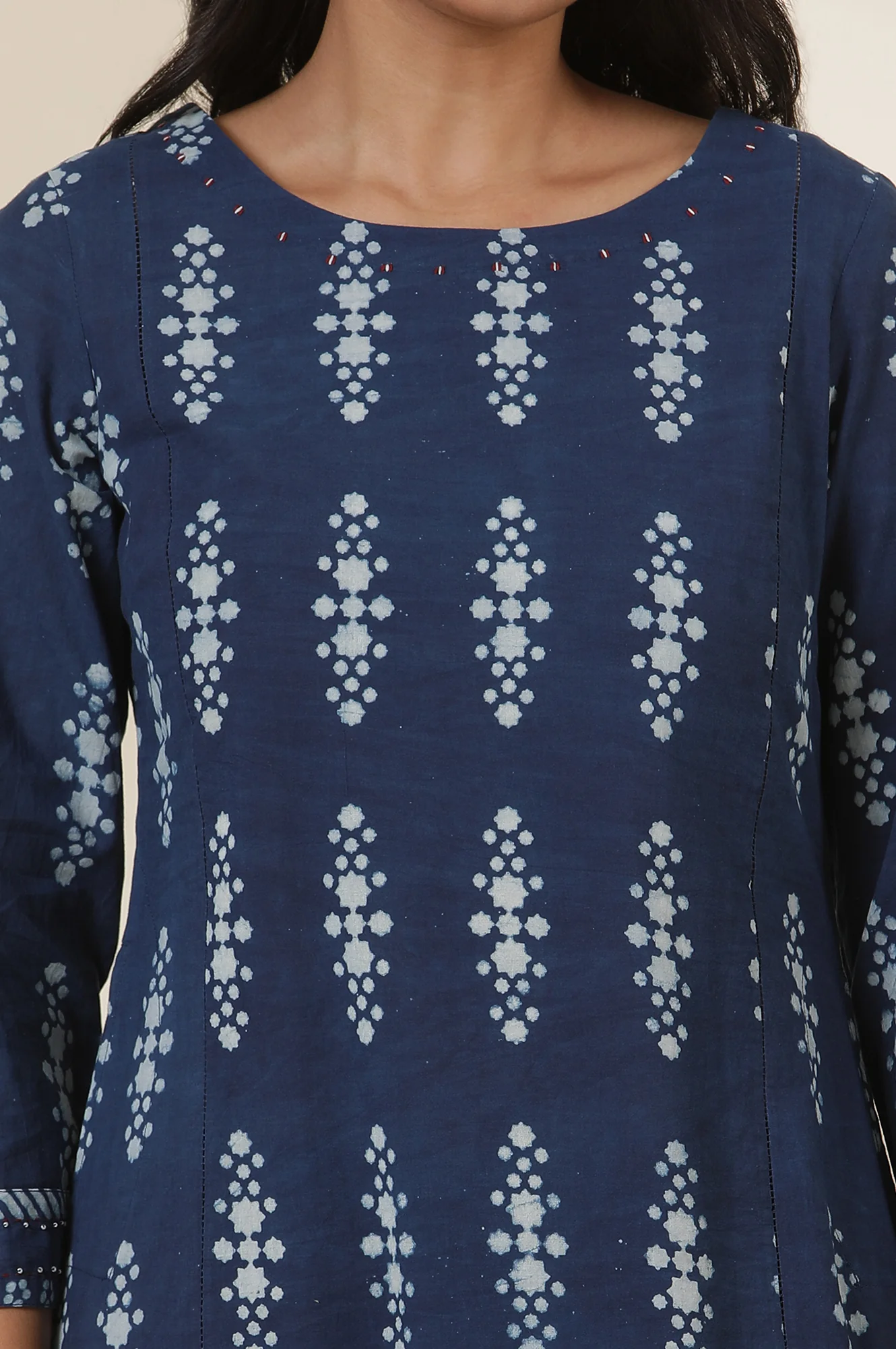 Indigo Buti Block Print Round Neck Kurta - Image 7