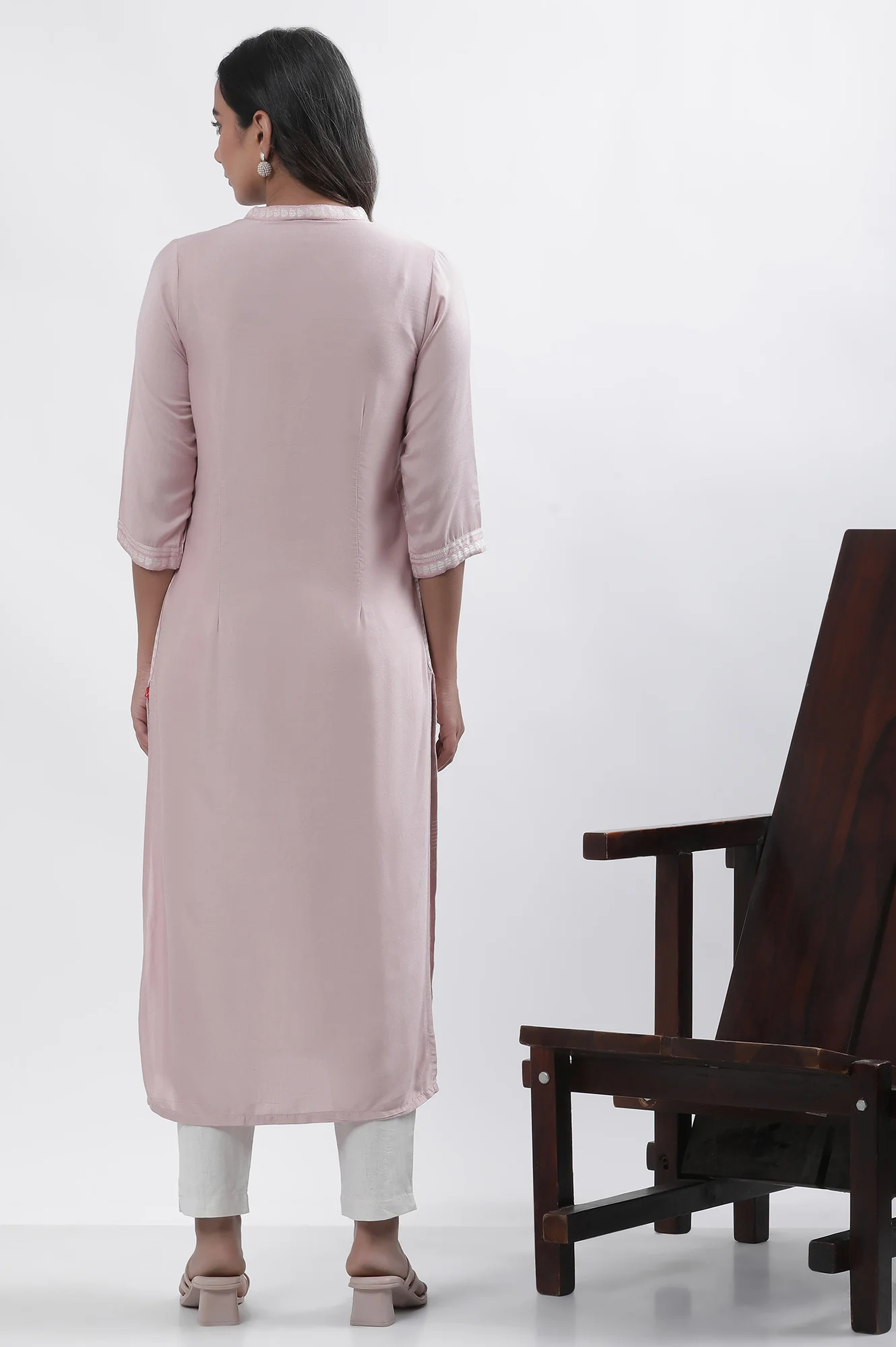 Lilac Printed Kurta And Pants Set - Image 4