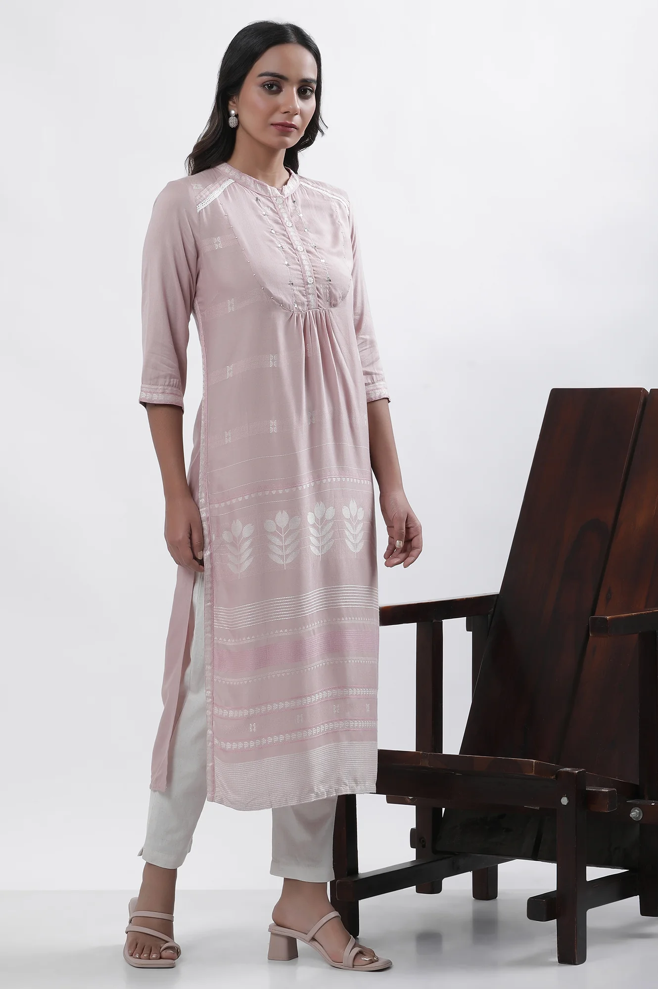 Lilac Printed Kurta And Pants Set - Image 5