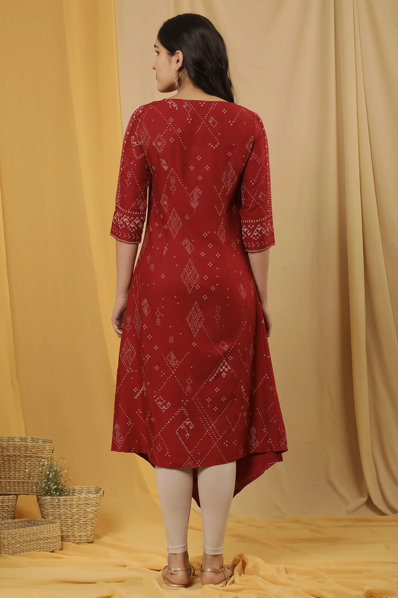 Maroon Cowl Hemline Printed Kurta And Tights Set - Image 4
