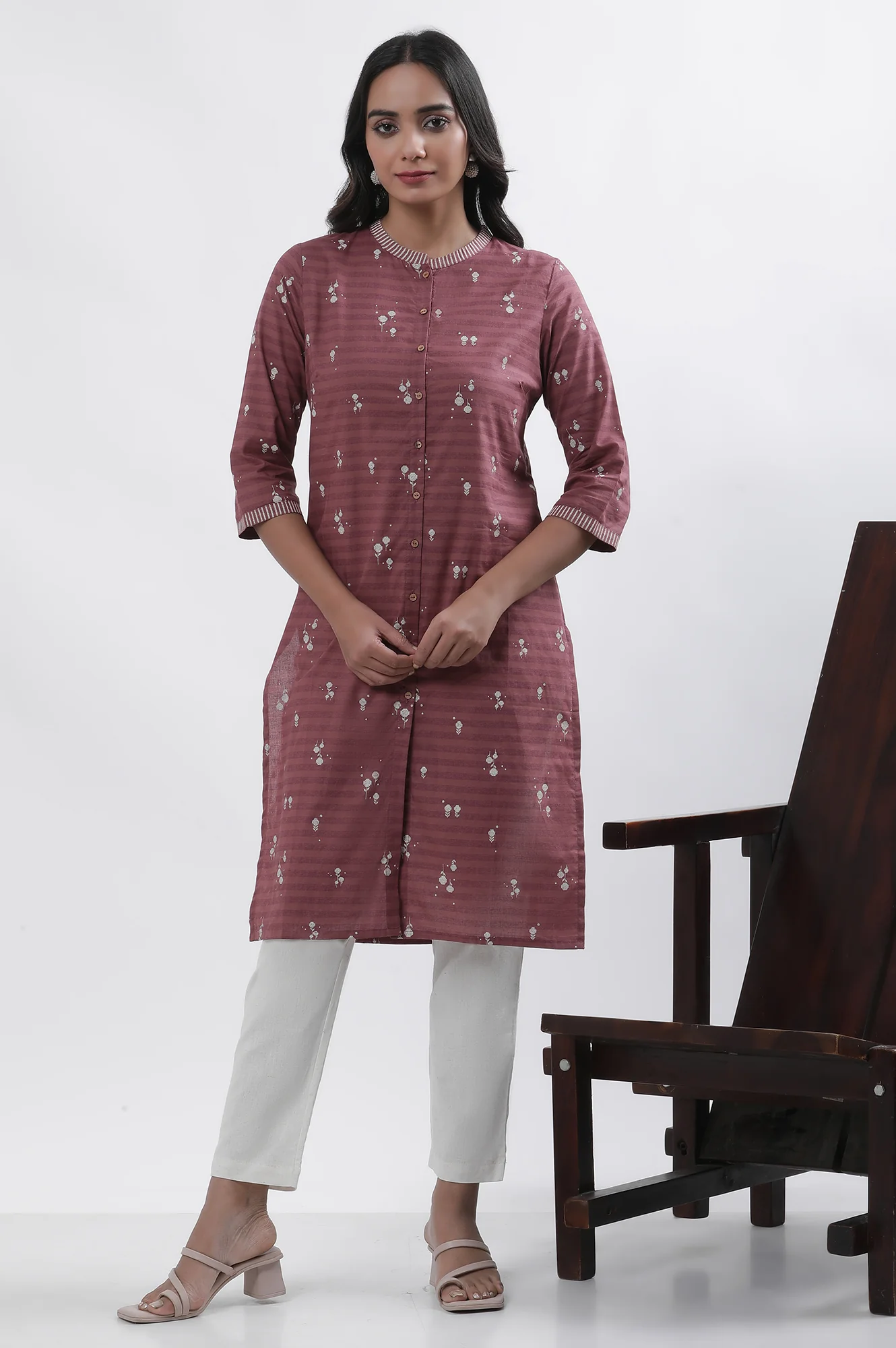 Maroon Printed Kurta And Pants Set - Image 2