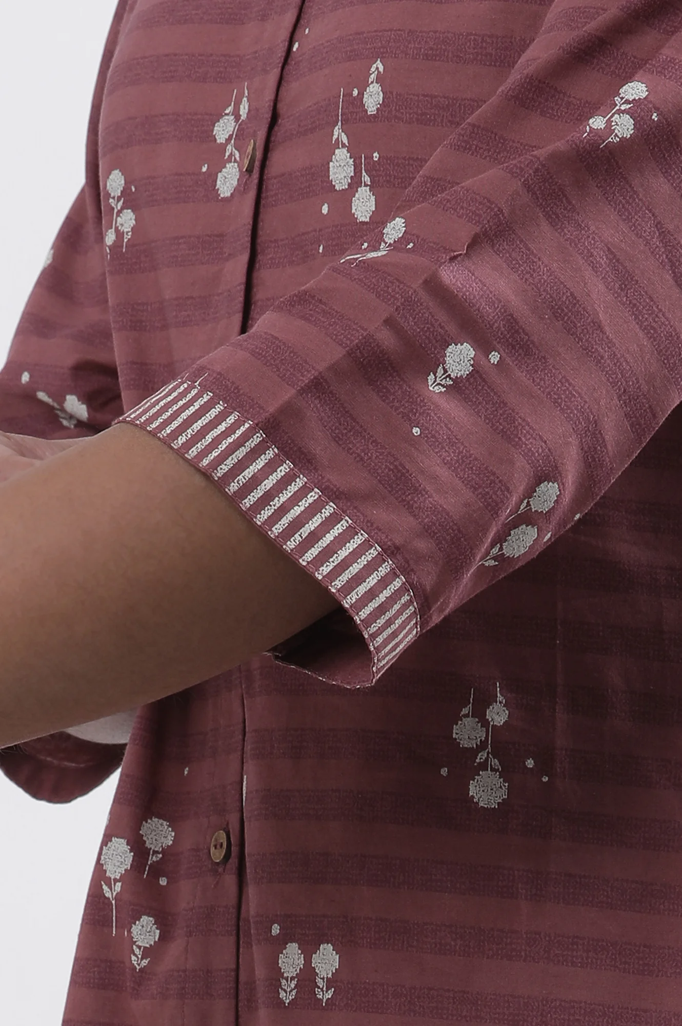 Maroon Printed Kurta And Pants Set - Image 8
