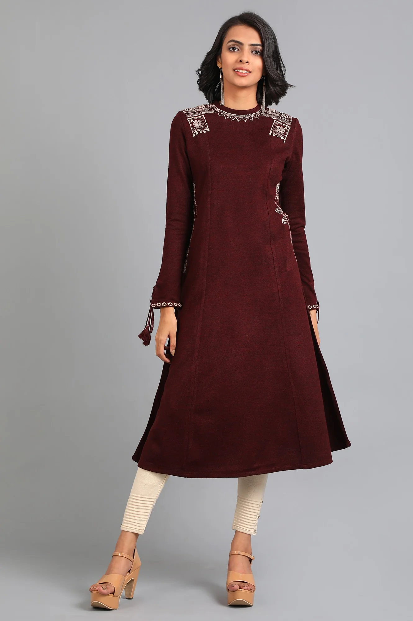 Maroon Round Neck Solid Winter Kurta - Image 2
