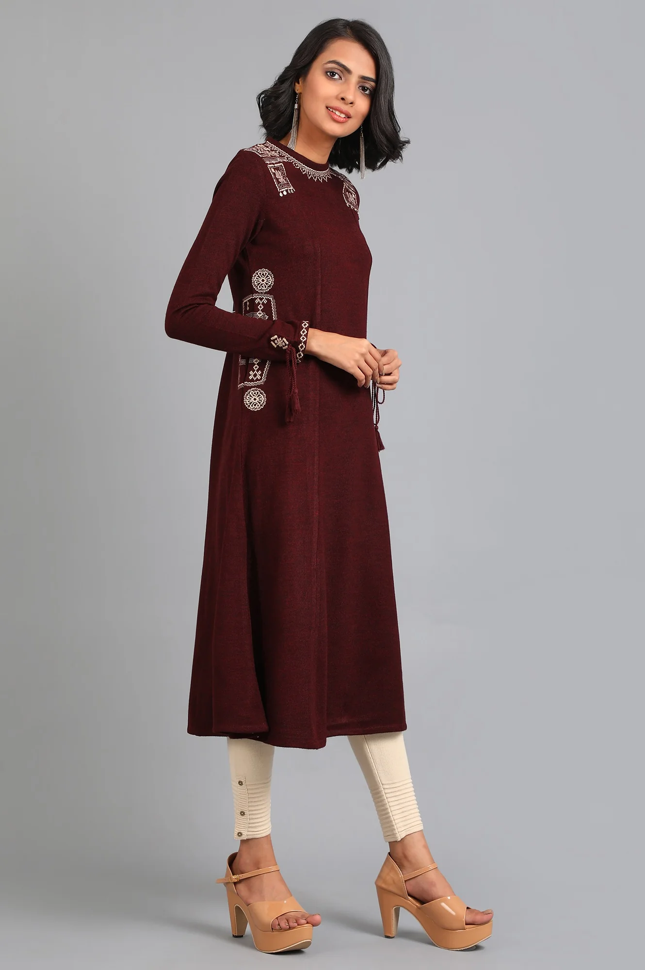 Maroon Round Neck Solid Winter Kurta - Image 4