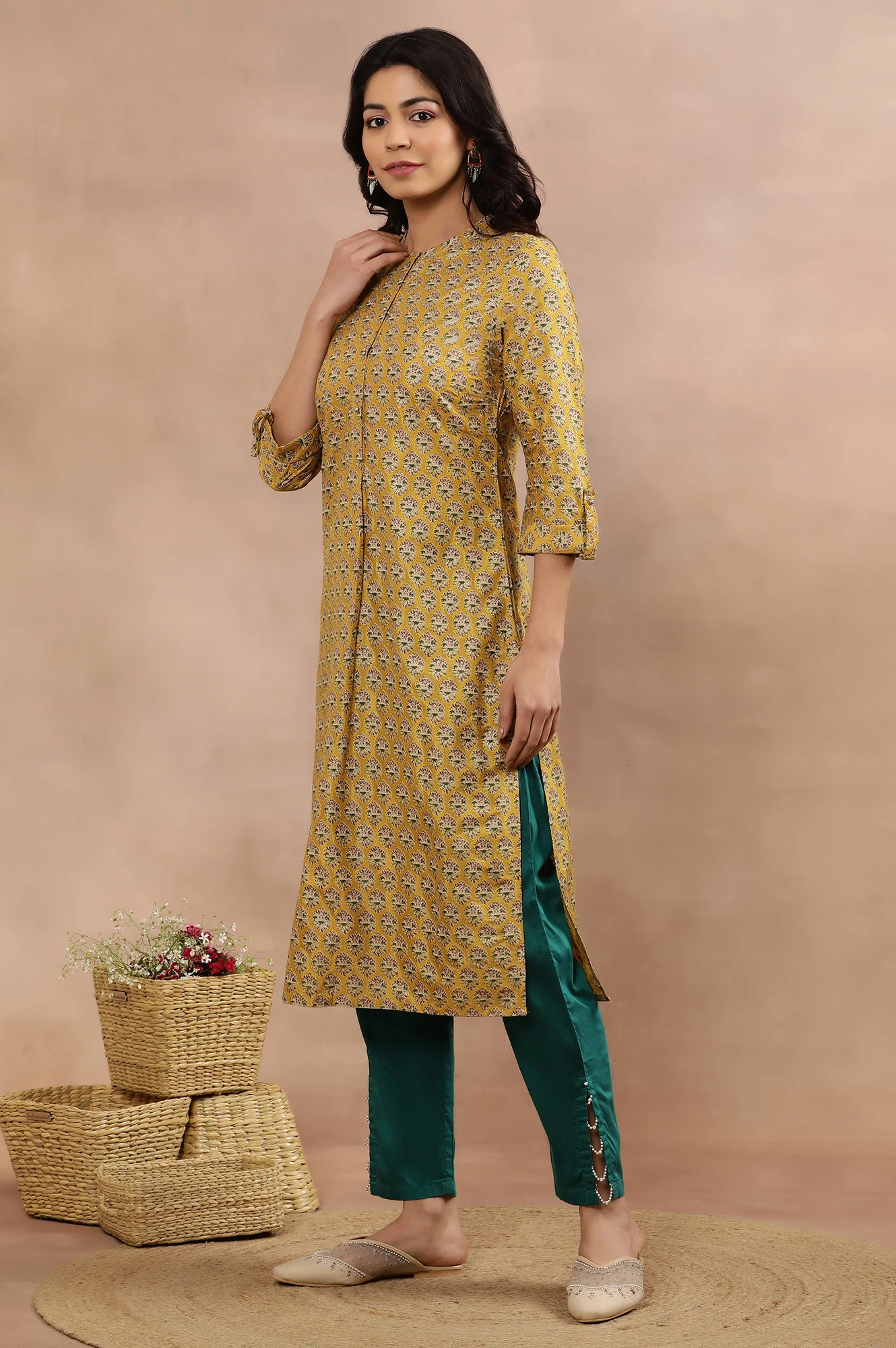 Mustard Glitter Printed Kurta And Slim Pants Set - Image 3