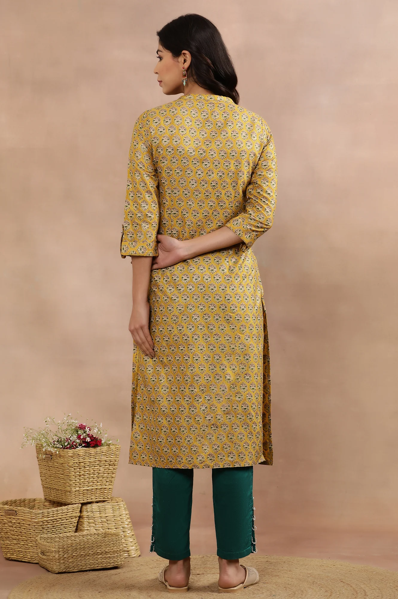 Mustard Glitter Printed Kurta And Slim Pants Set - Image 4