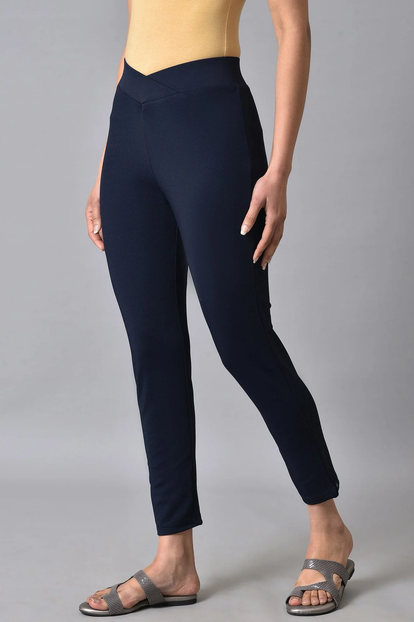 Elleven Women's Navy Blue Solid Skinny Fit Tights With Extra Stretch - Image 3