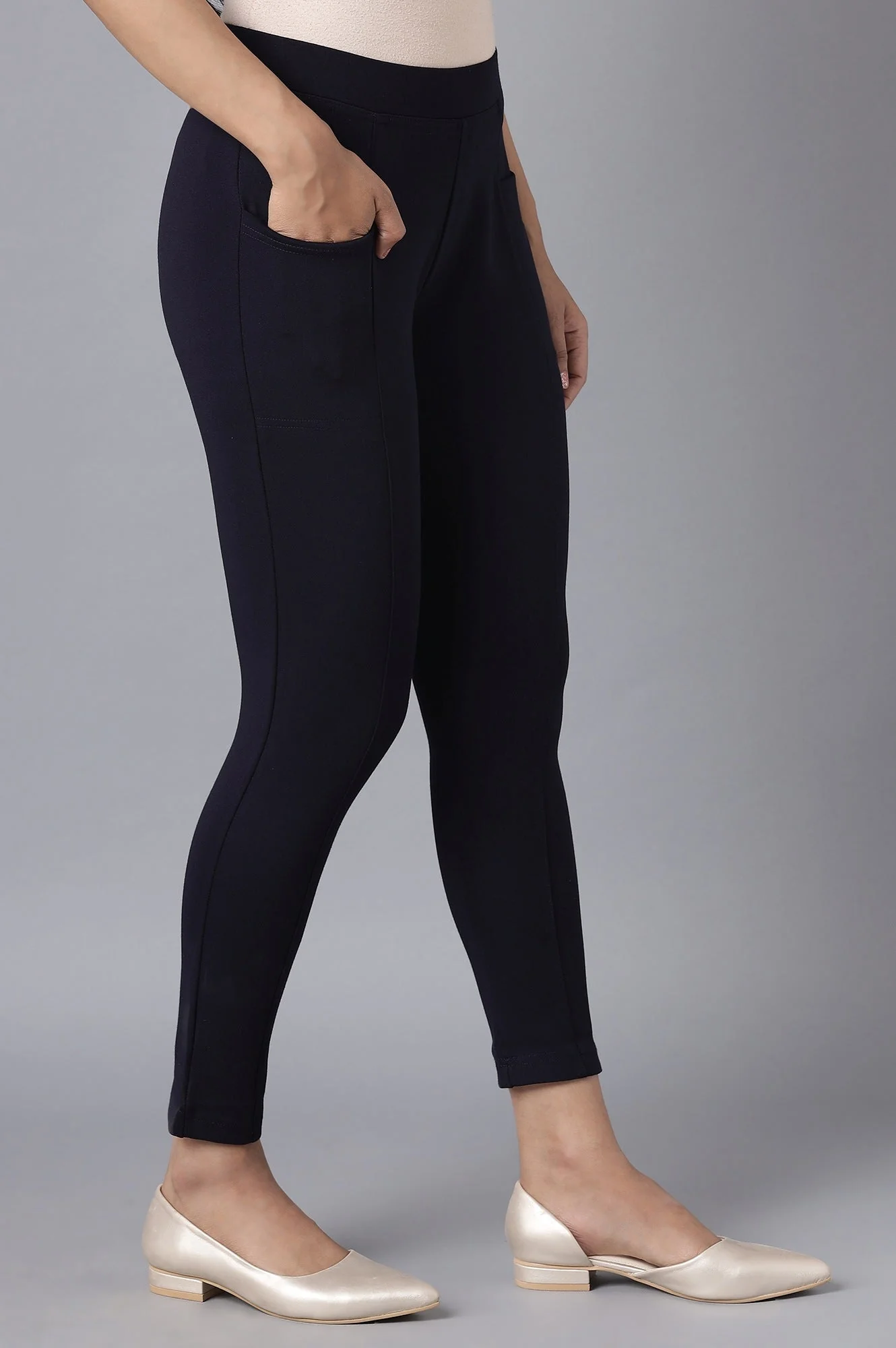 Elleven Women's Navy Blue Solid Straight Fit Tights With Elasticated Waist - Image 4