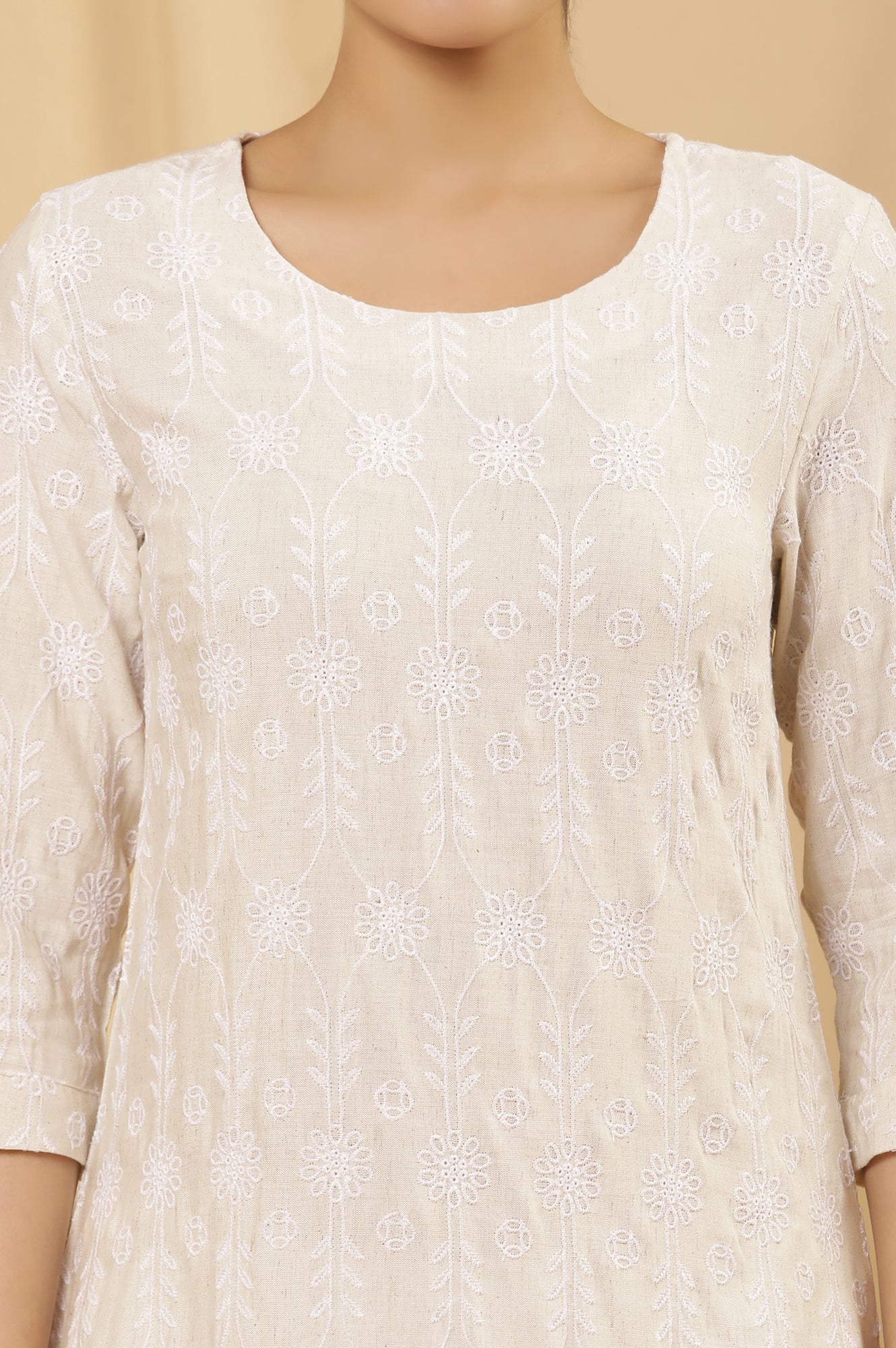 Off-White Kurta In Schiffli Embroidery - Image 6