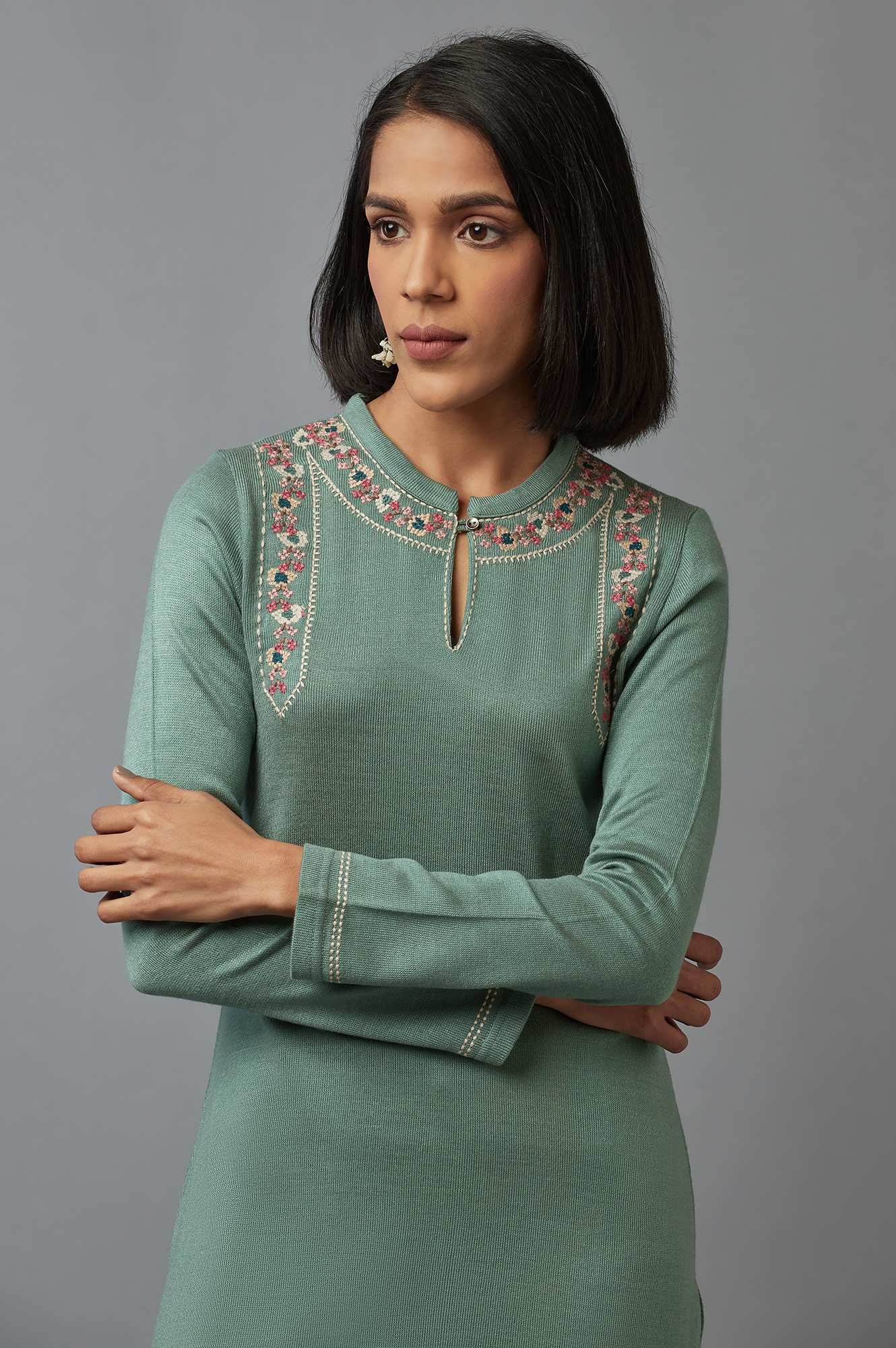 Oil Blue Embroidered Kurta - Image 5