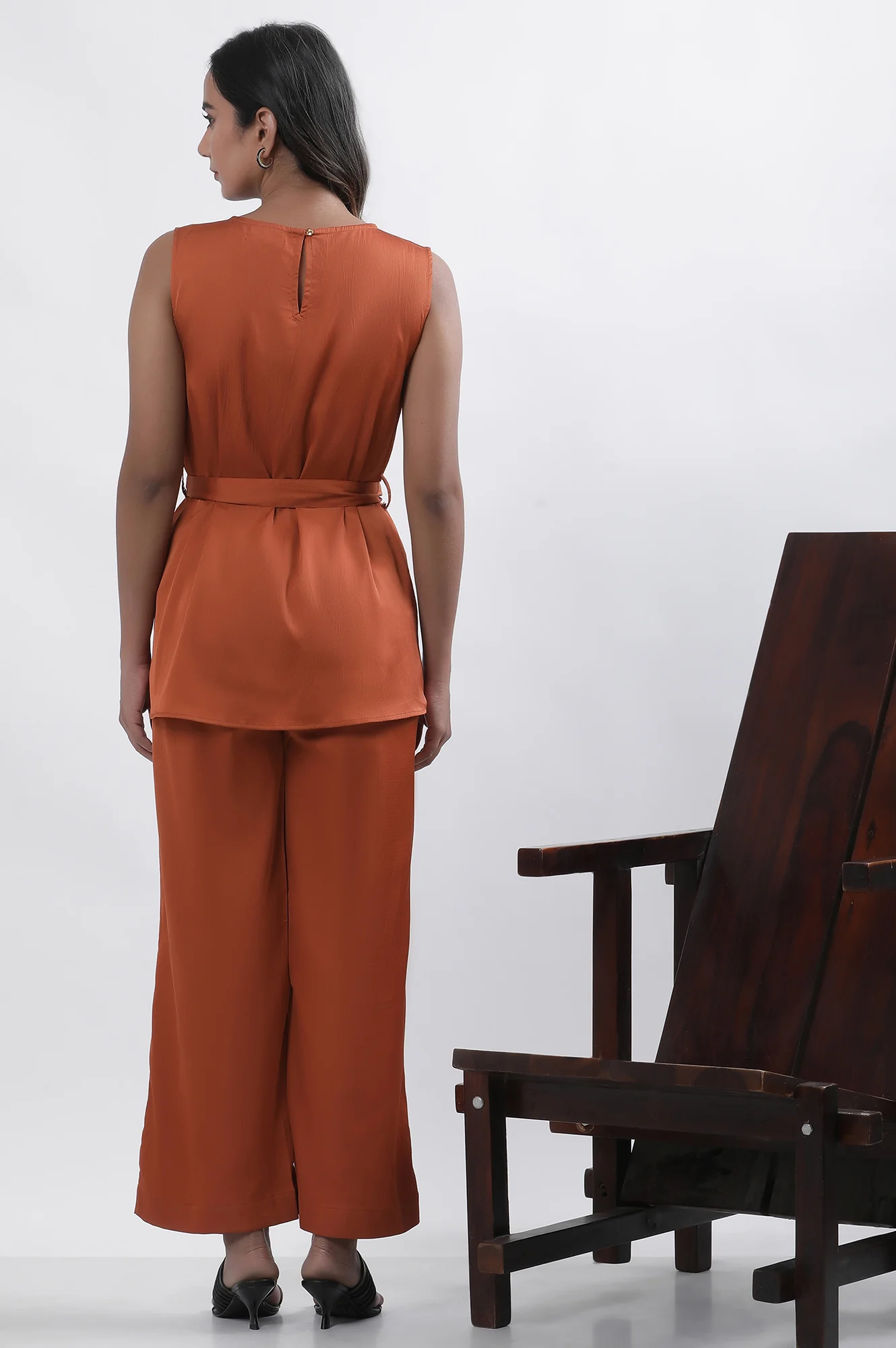 Orange Satin Sleeveless Top With Belt And Pants Set - Image 4