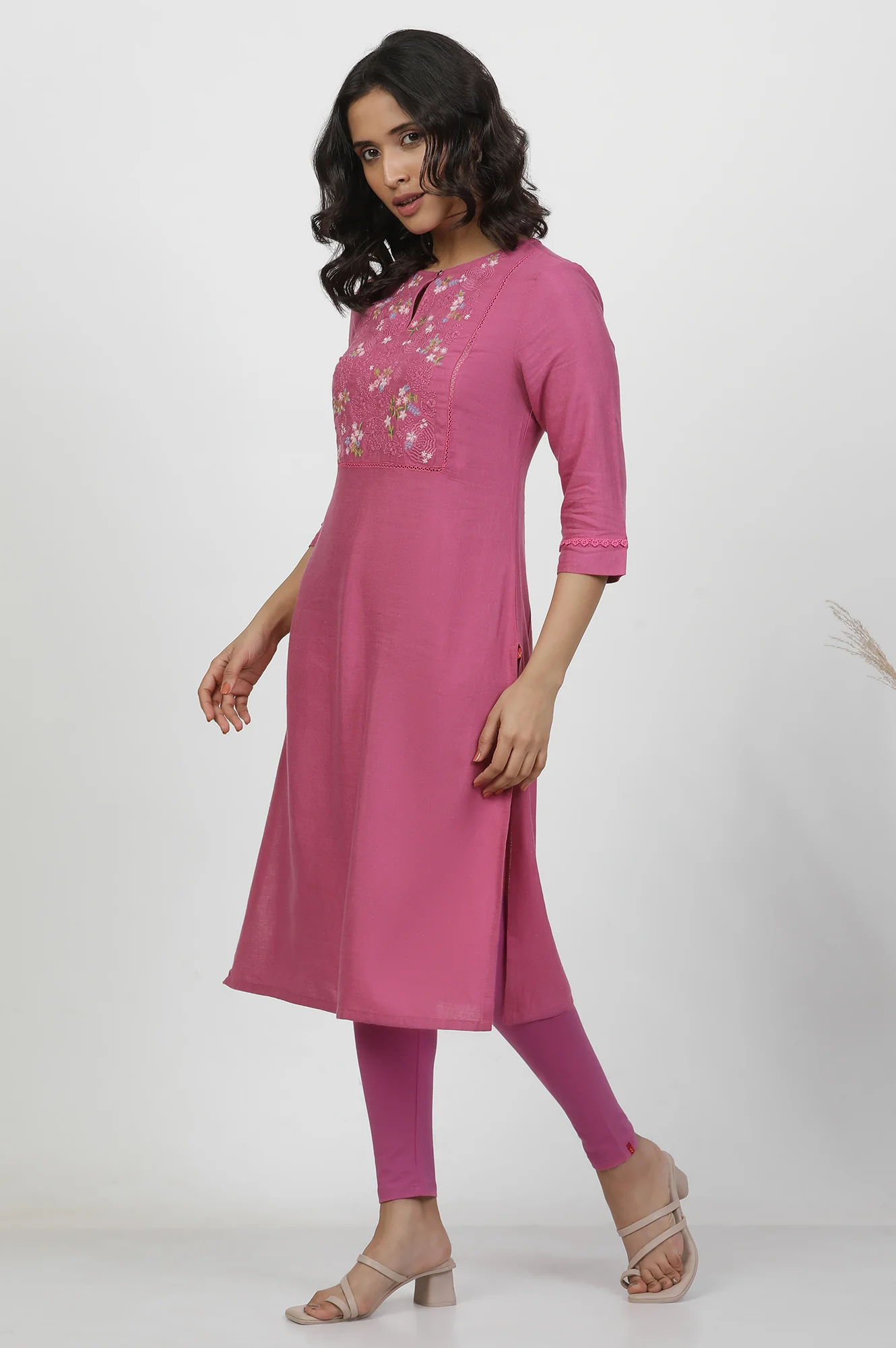 Orchid Pink Solid Mid-Rise Tights - Image 5
