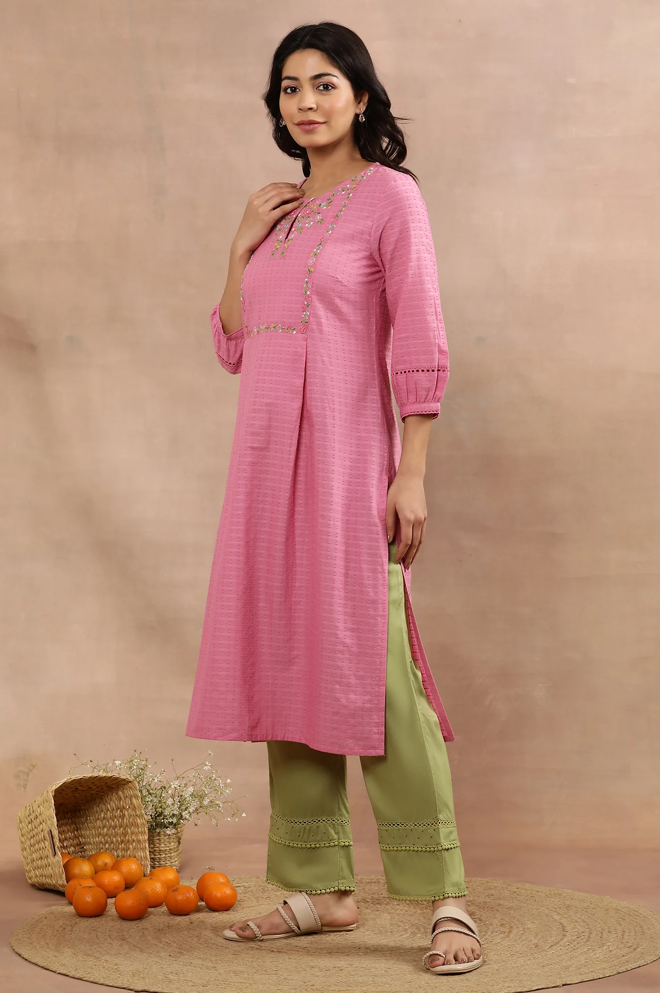 Pink Embroidered Cotton Kurta And Pants Set - Image 3