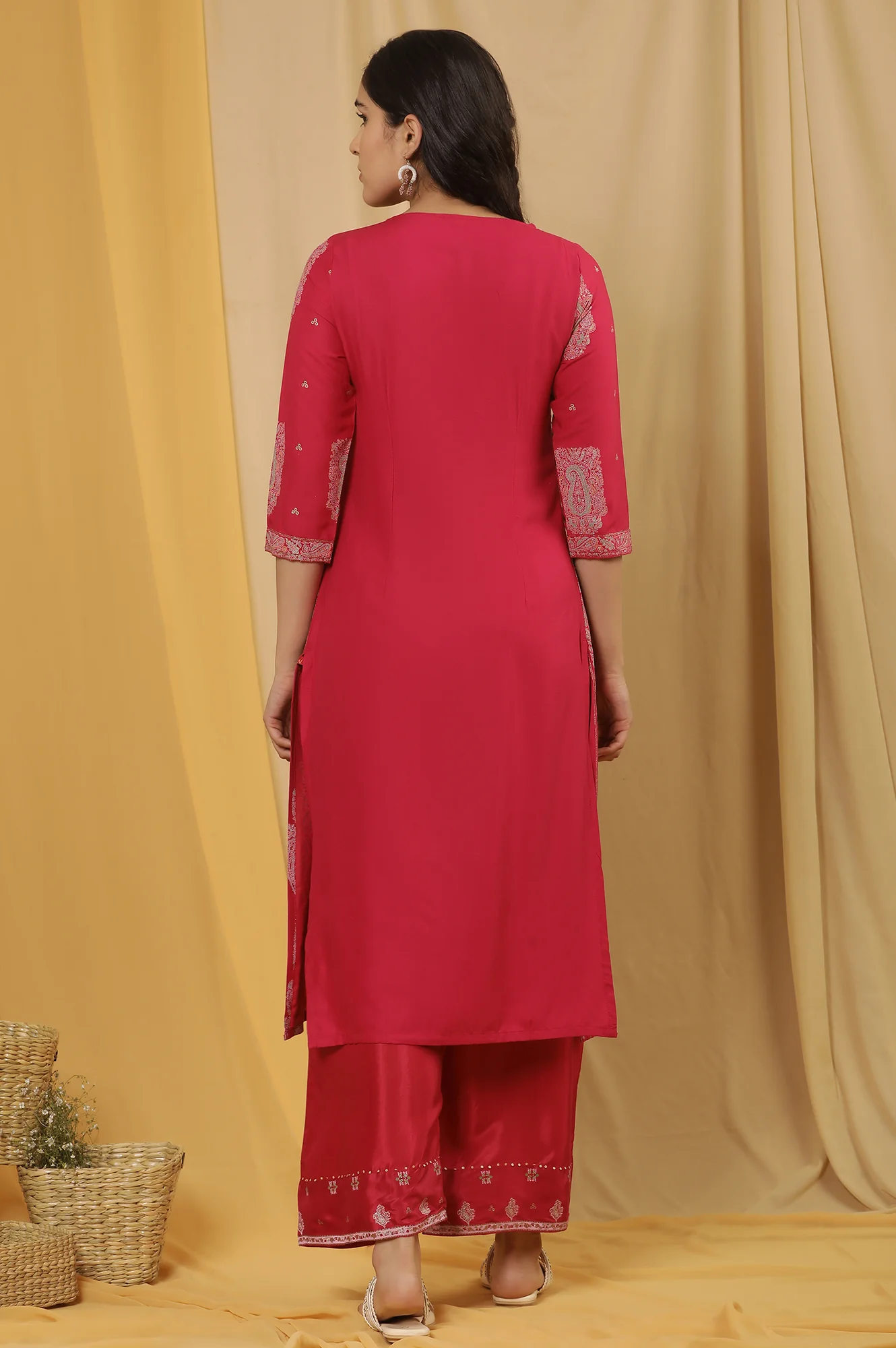 Pink Mock Layer Printed Kurta And Parallel Pants Set - Image 4