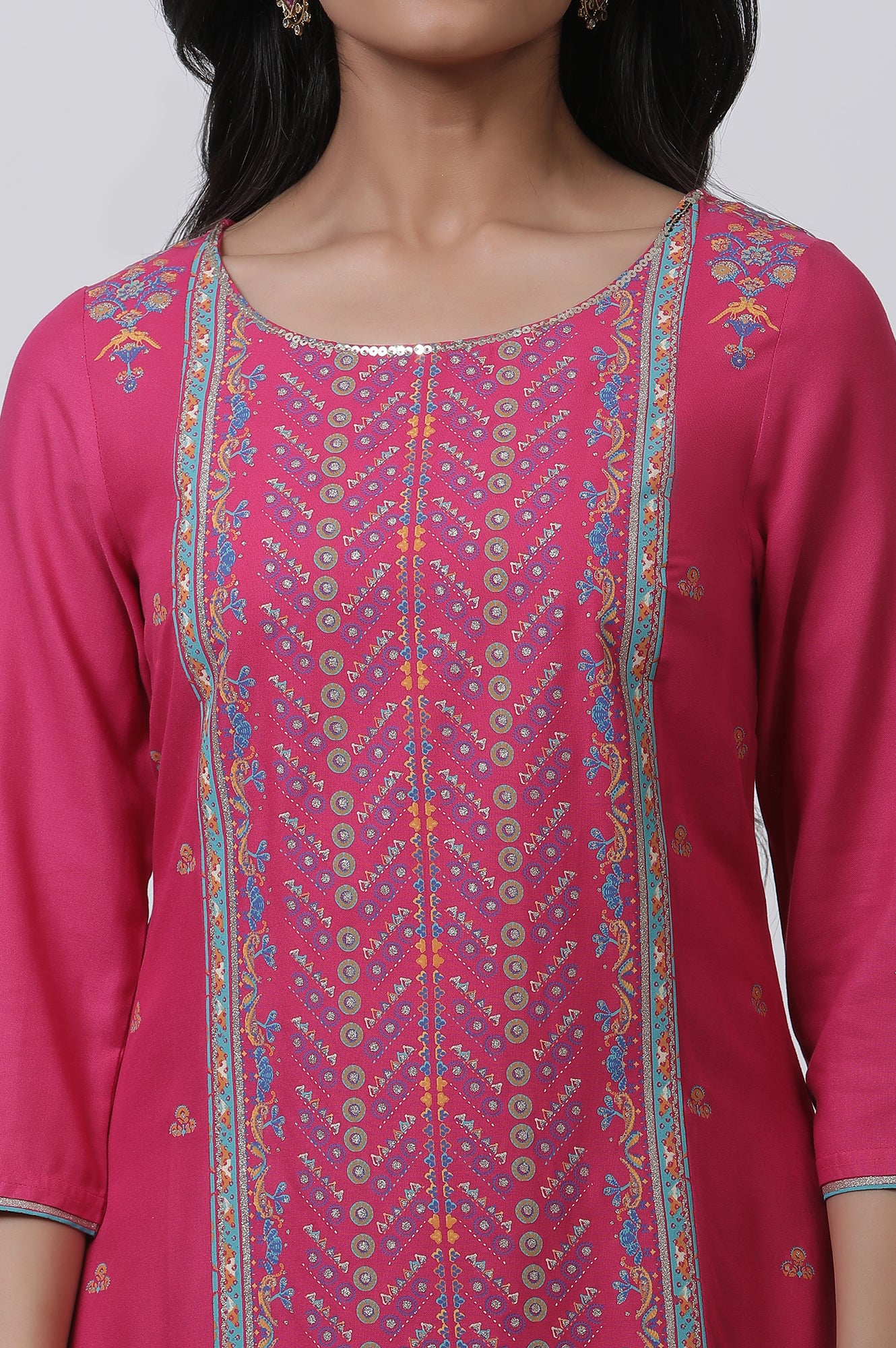 Pink Placement Printed Kurta And Pants Set - Image 6