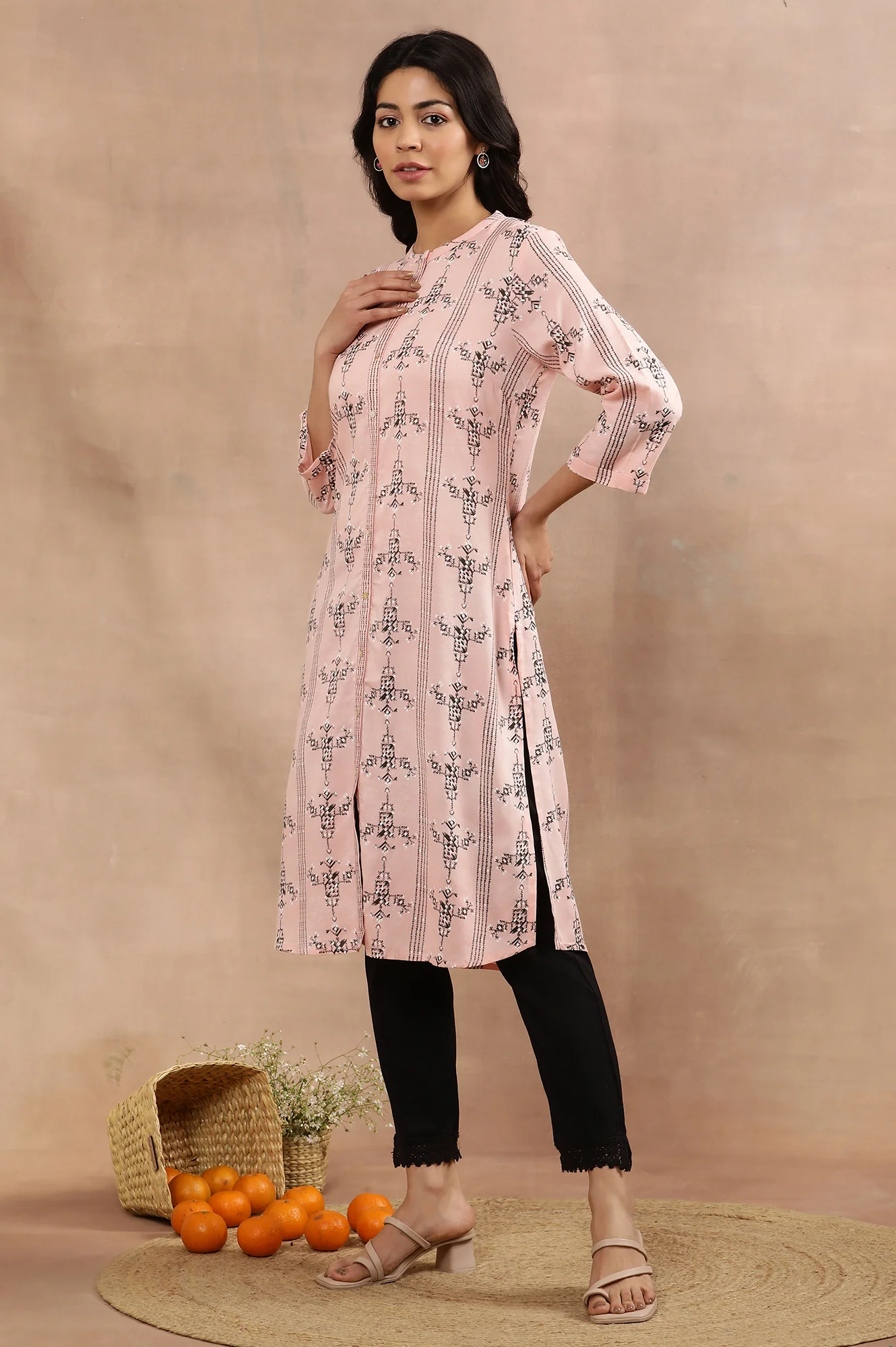 Pink Printed Kurta And Pants Set - Image 3