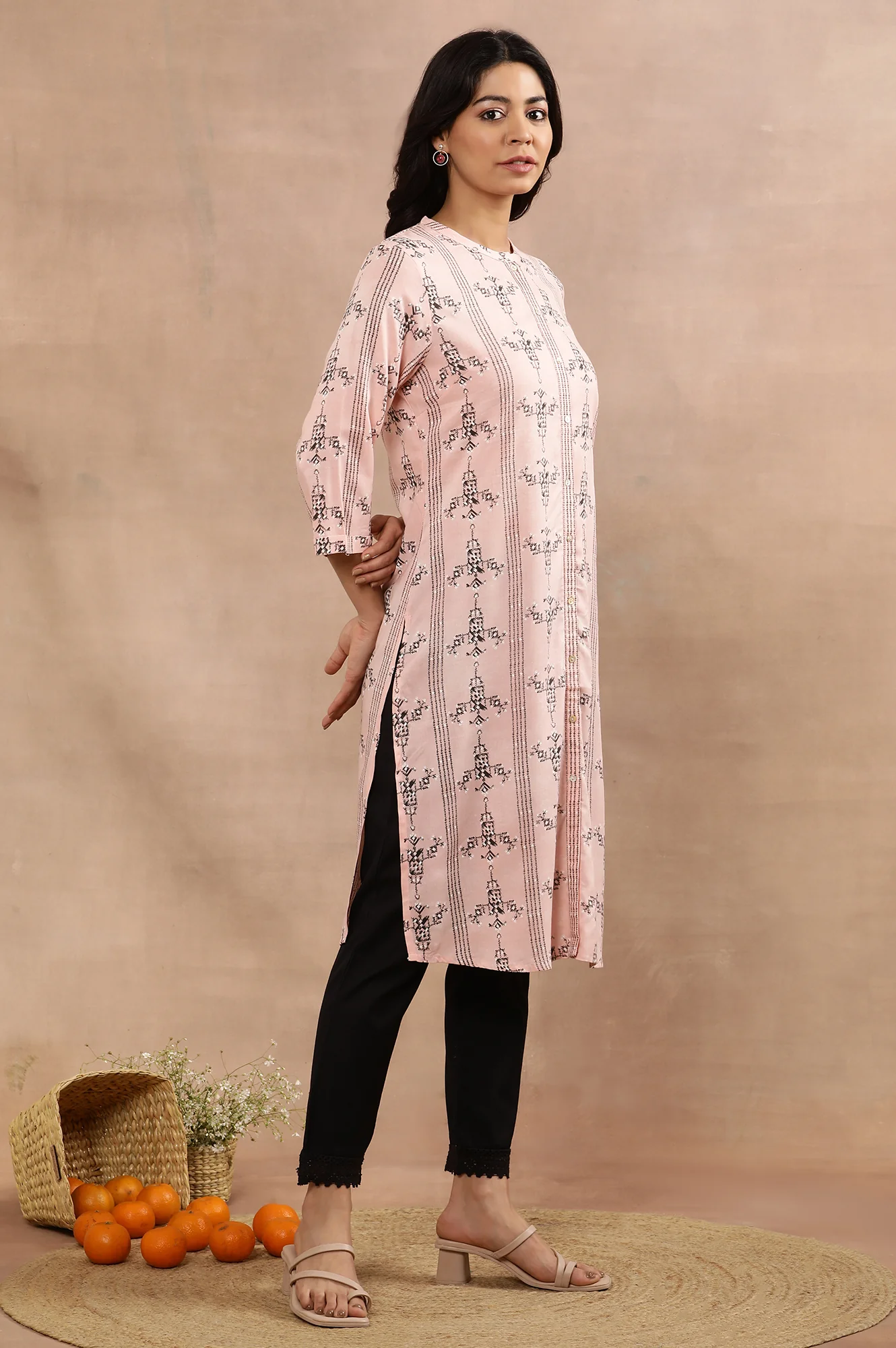 Pink Printed Kurta And Pants Set - Image 5