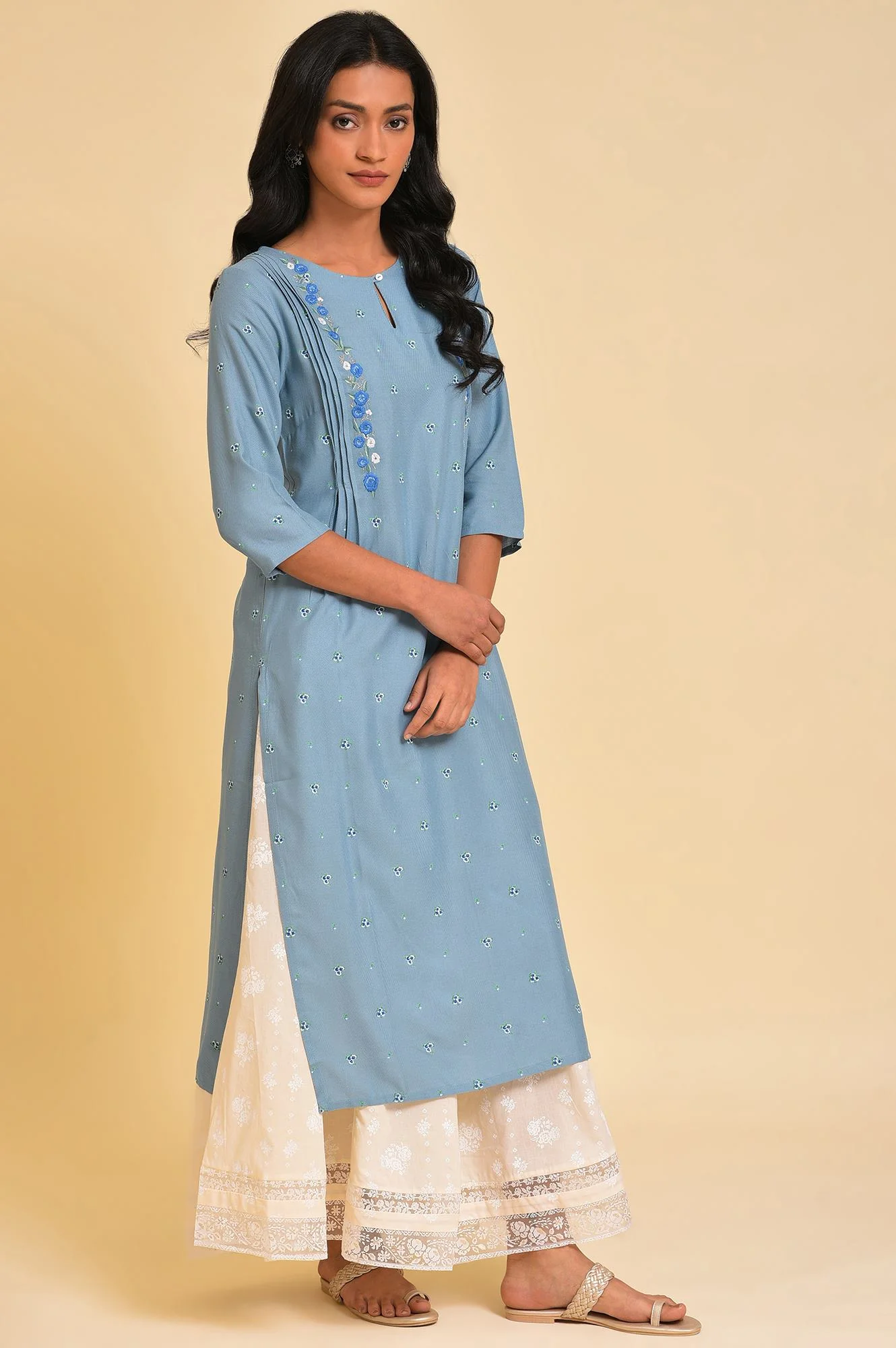 Plus Size Blue Printed kurta With Embroidery - Image 4
