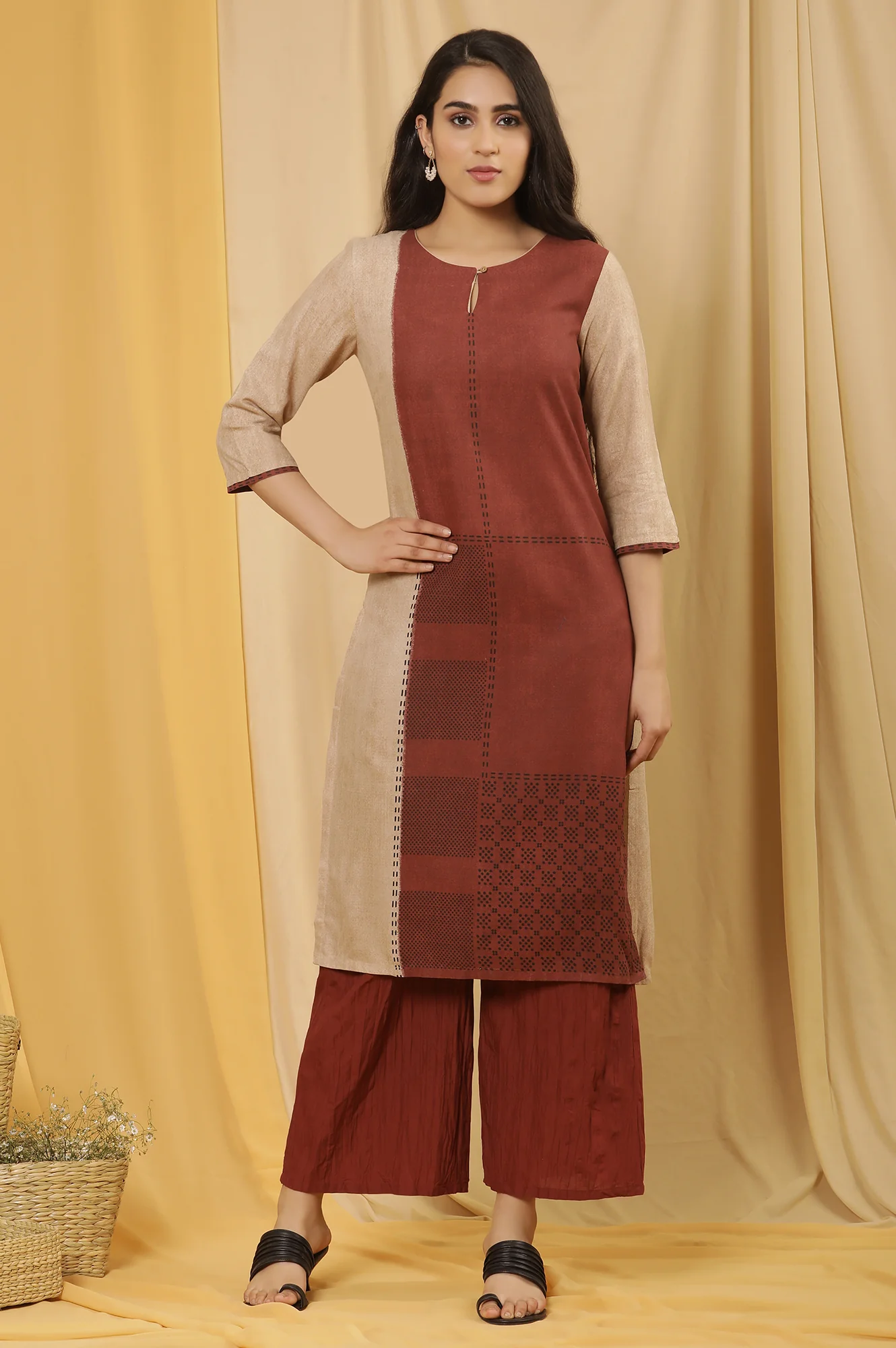 Red And Beige Printed Kurta And Crinkle Pants Set - Image 2