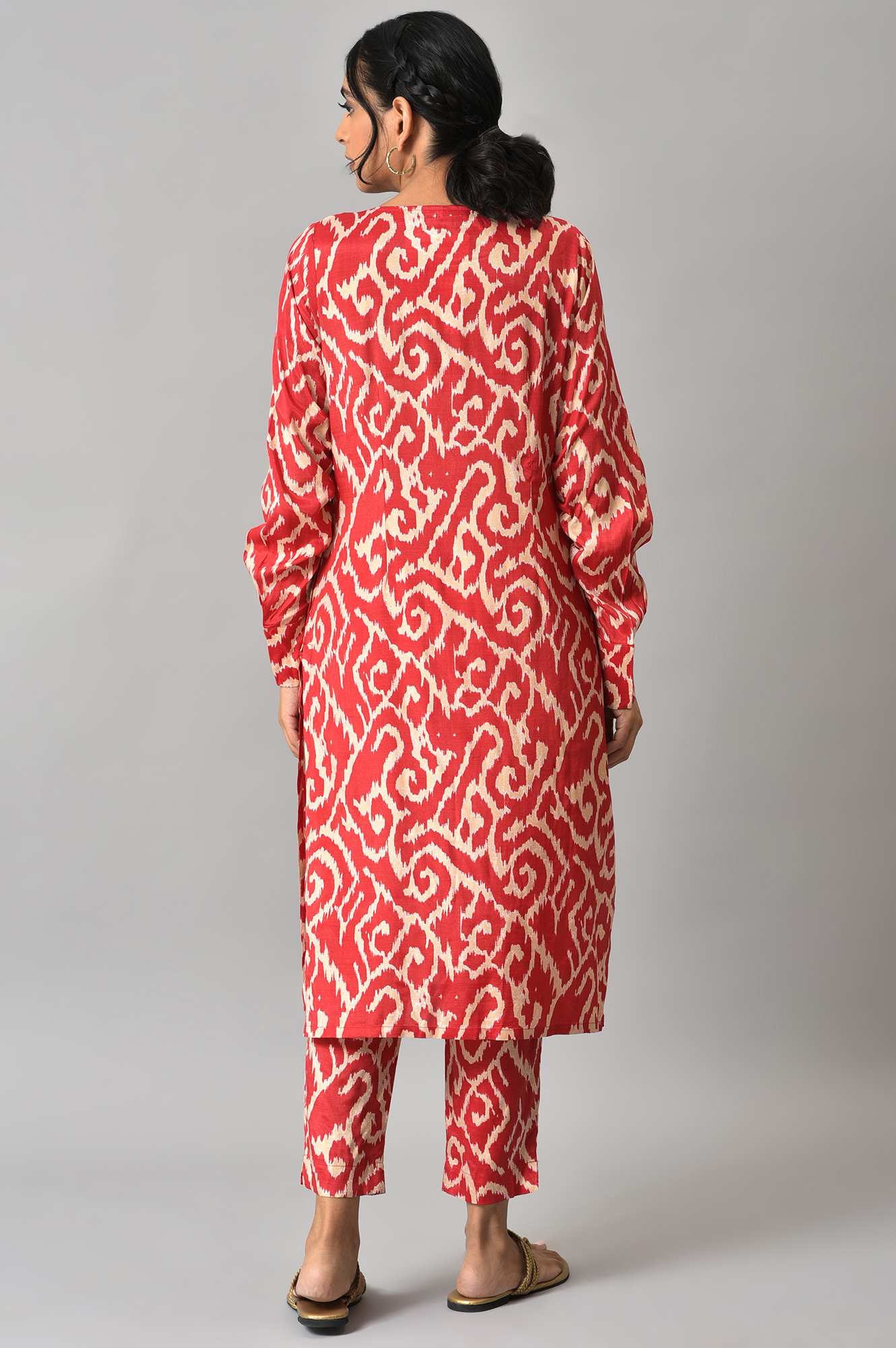 Red Ikkat Printed kurta with Slim Pants Co-ord Set - Image 2