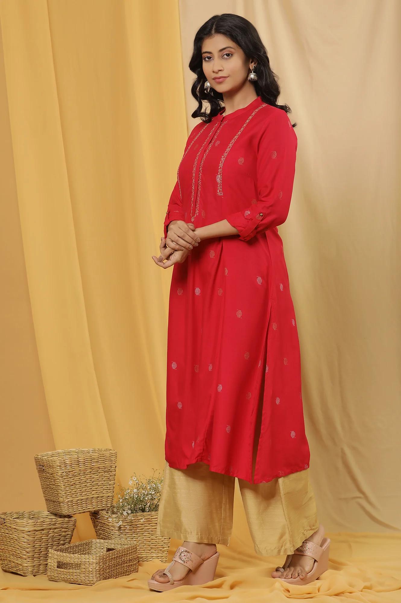 Red Metallic Embroidered Kurta And Pants Set - Image 3