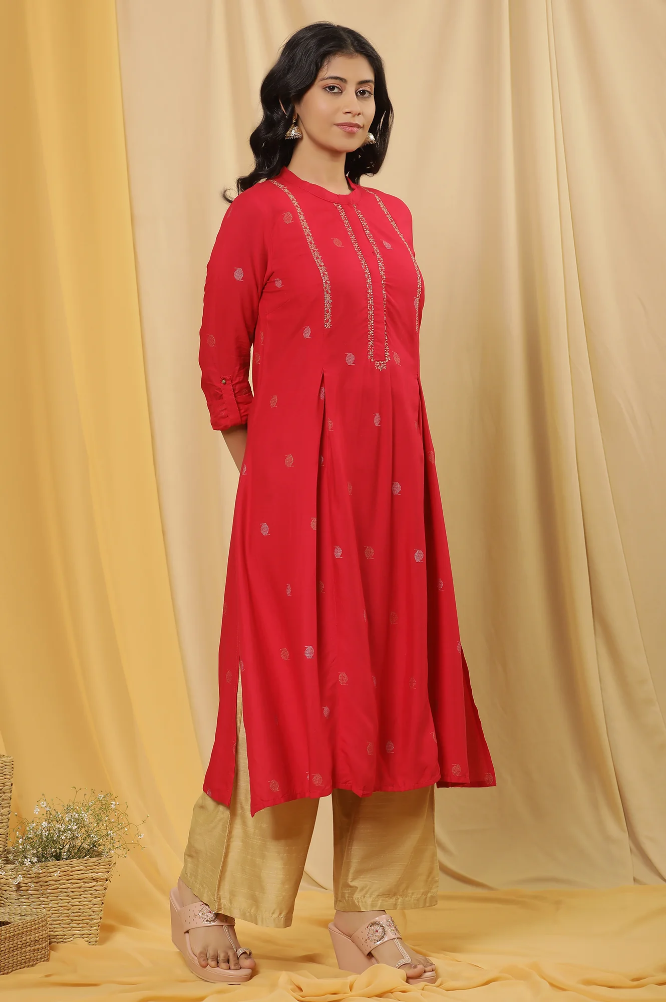 Red Metallic Embroidered Kurta And Pants Set - Image 5