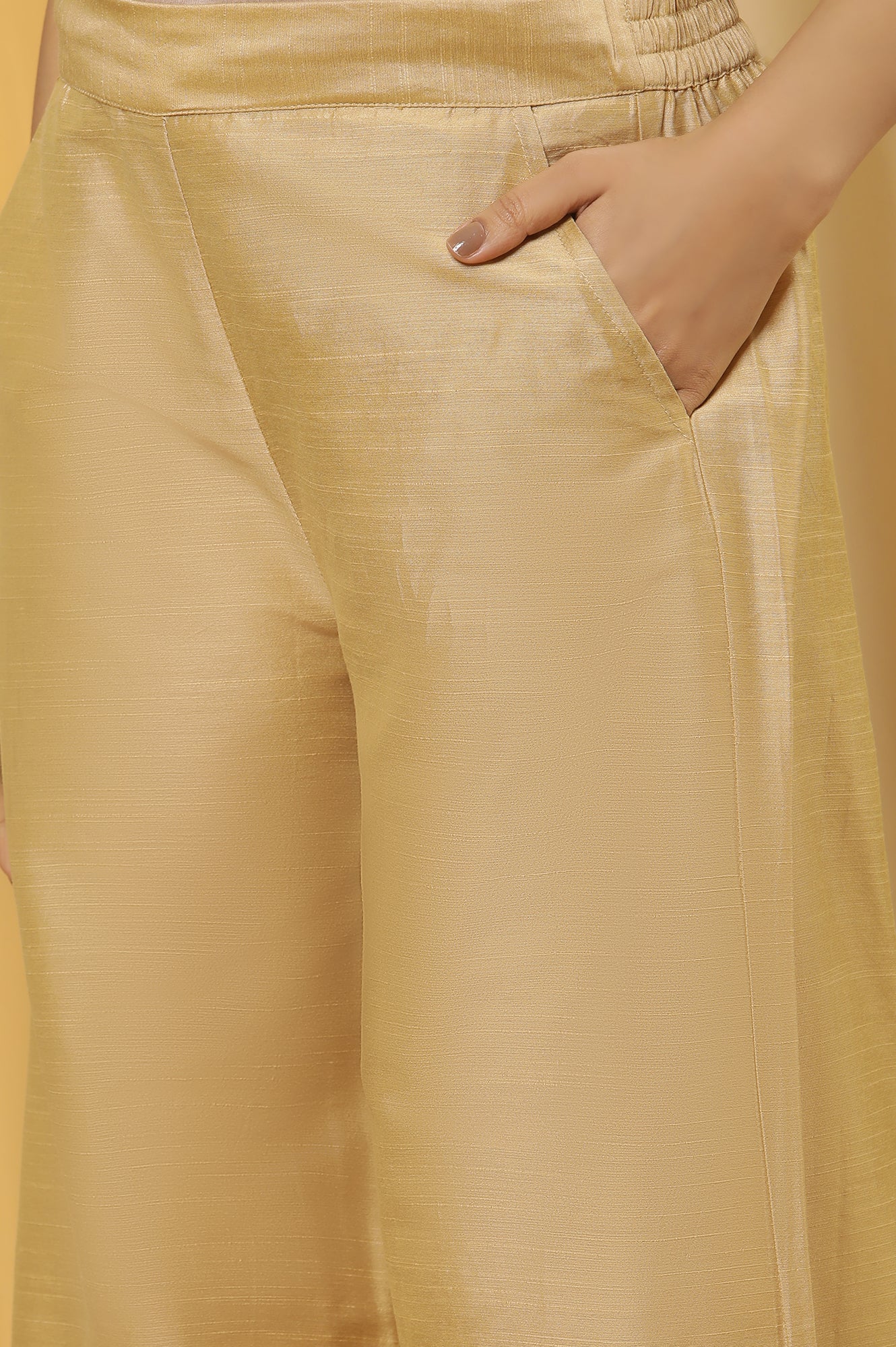 Red Metallic Embroidered Kurta And Pants Set - Image 9