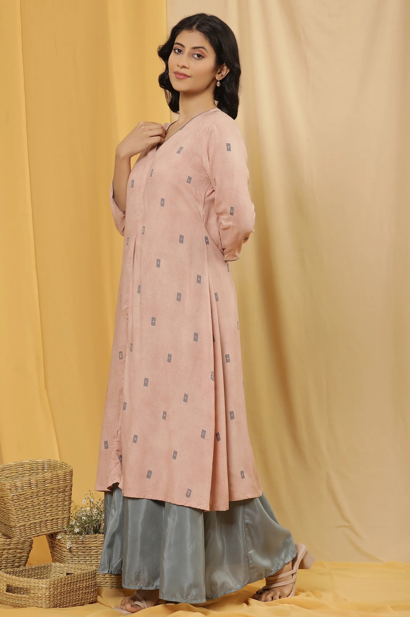 Salmon Pink A-Line Kurta And Flared Pants - Image 3