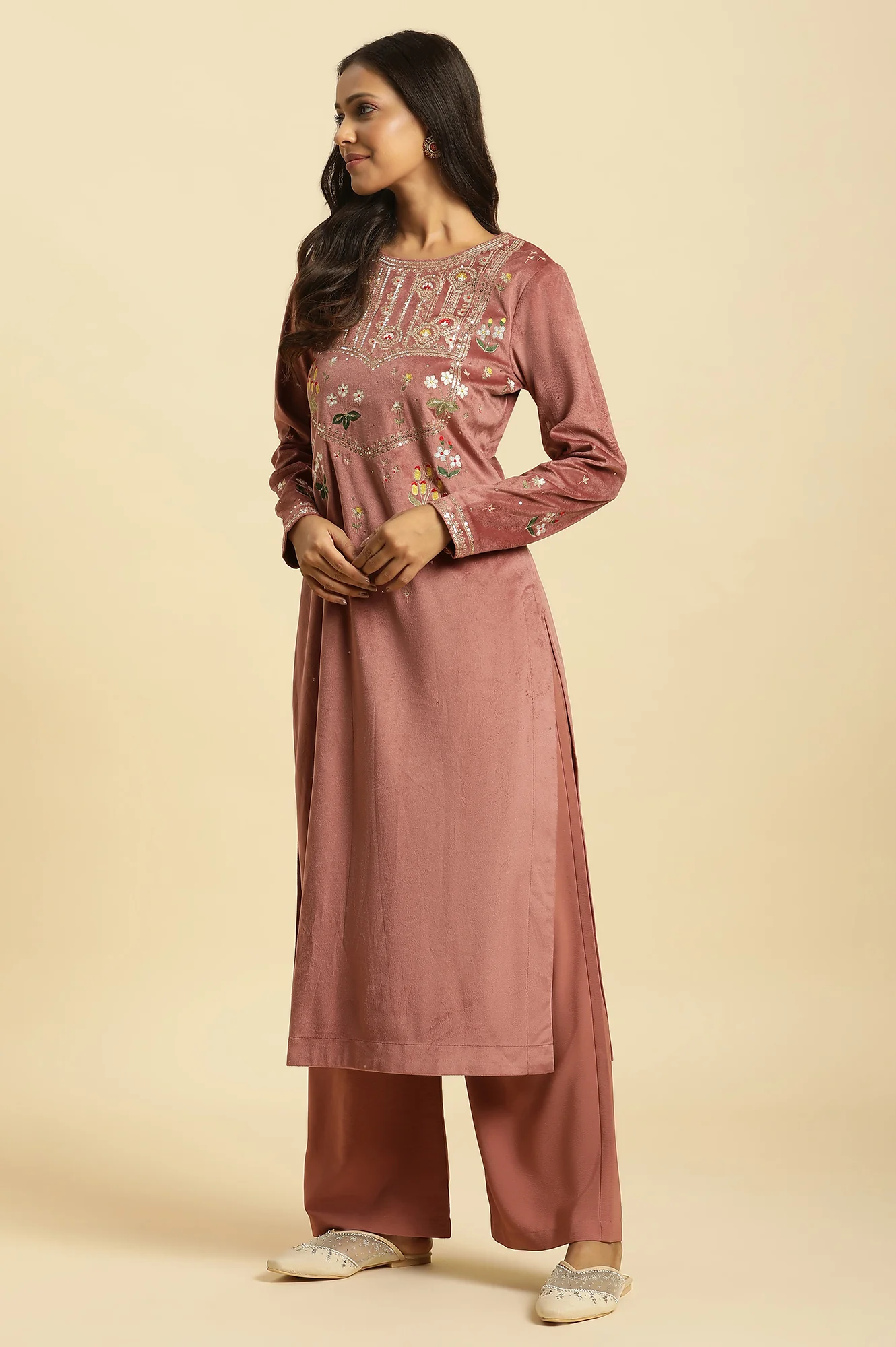 Salmon Pink Micro Velvet Embroidered Kurta, Pants And Dupatta Set - Image 3