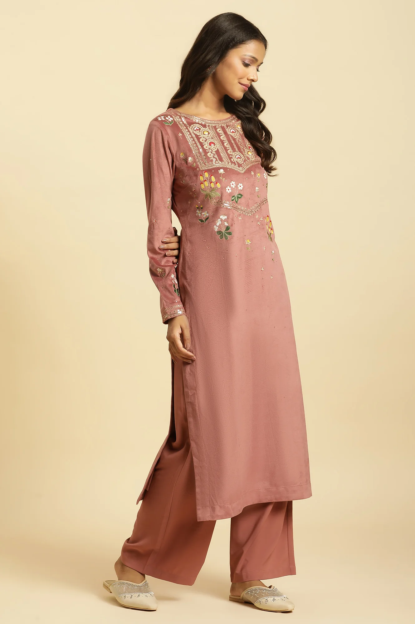 Salmon Pink Micro Velvet Embroidered Kurta, Pants And Dupatta Set - Image 5