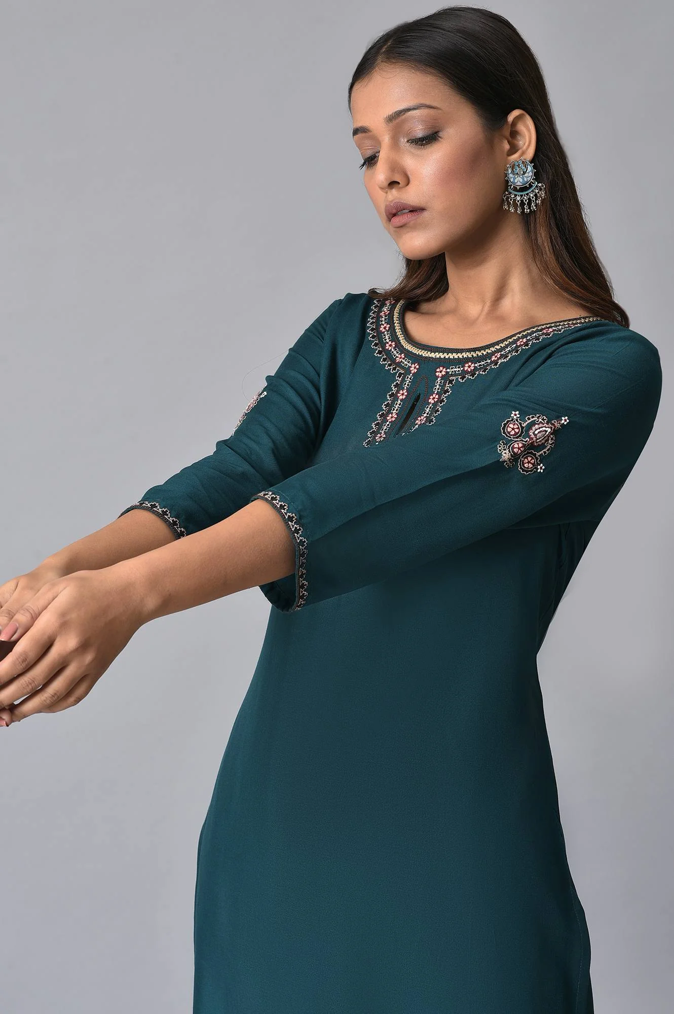 Teal Embroidered kurta Set - Image 6