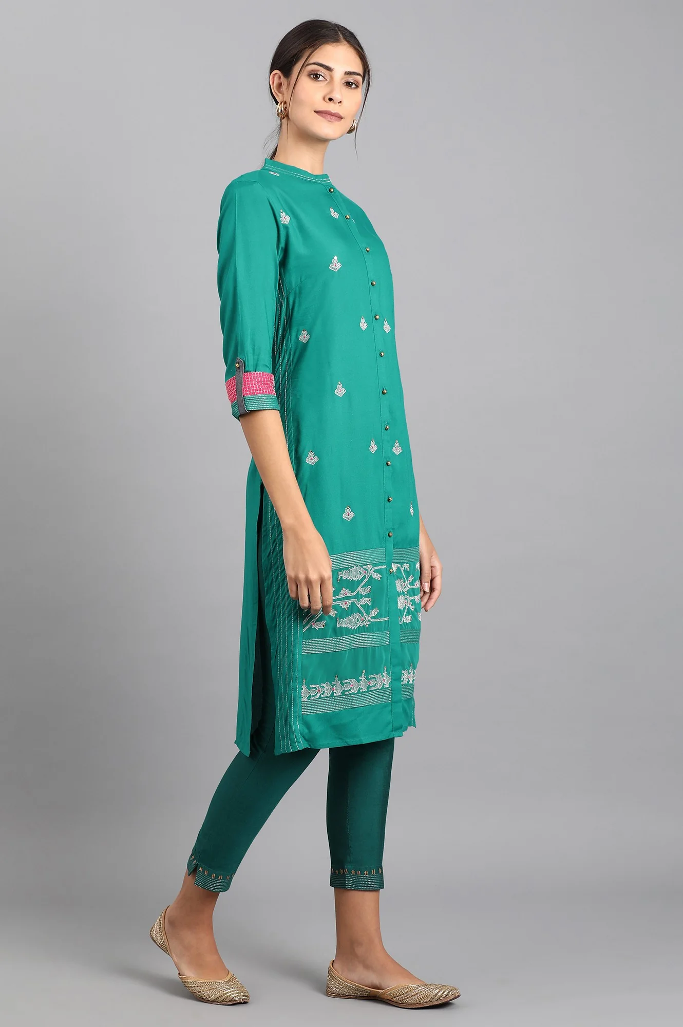 Teal Mandarin Neck Embroidered kurta - Image 4