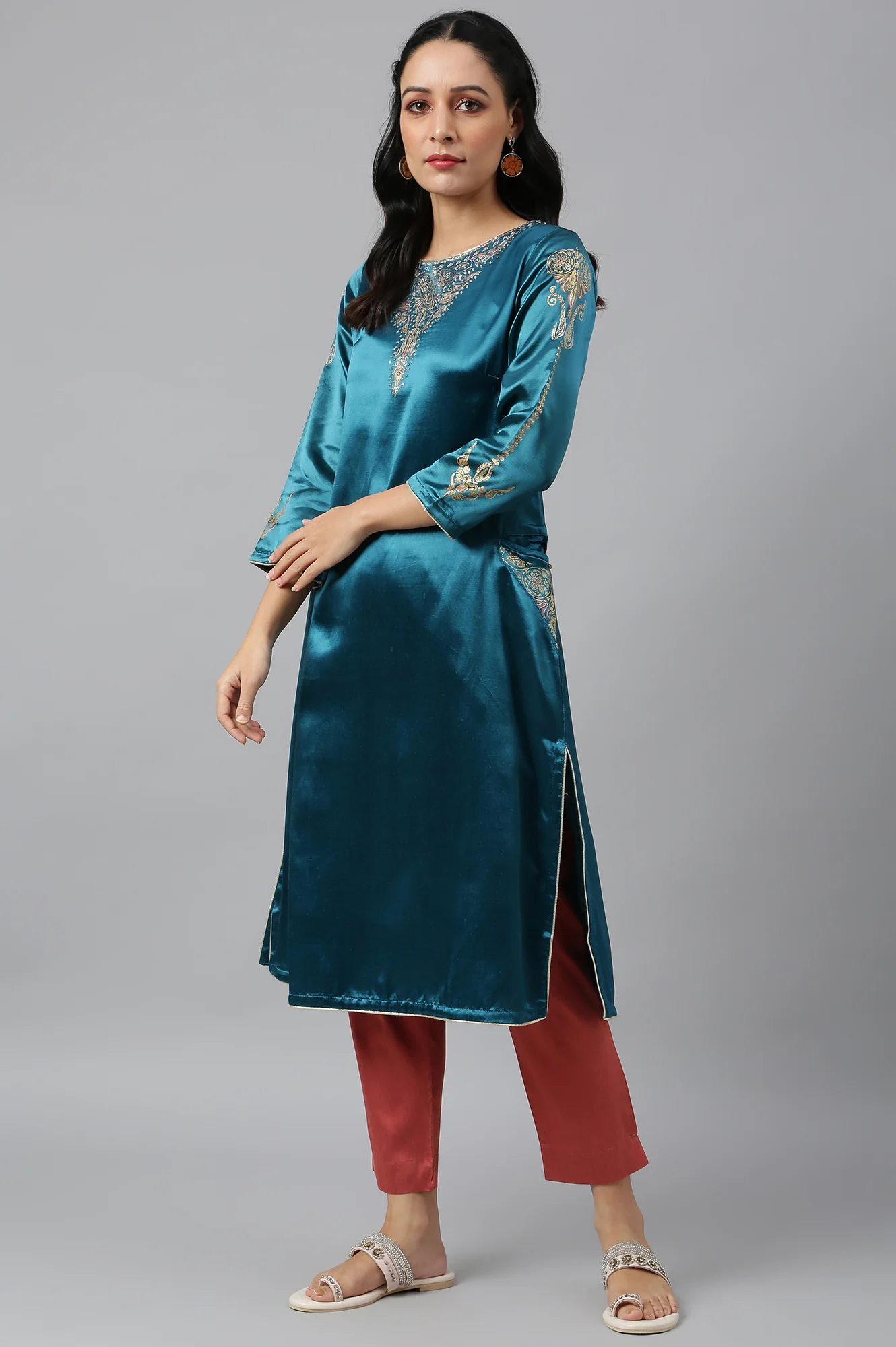 Teal Mashroo Silk Kurta With Peach Slim Pants And Dupatta - Image 5