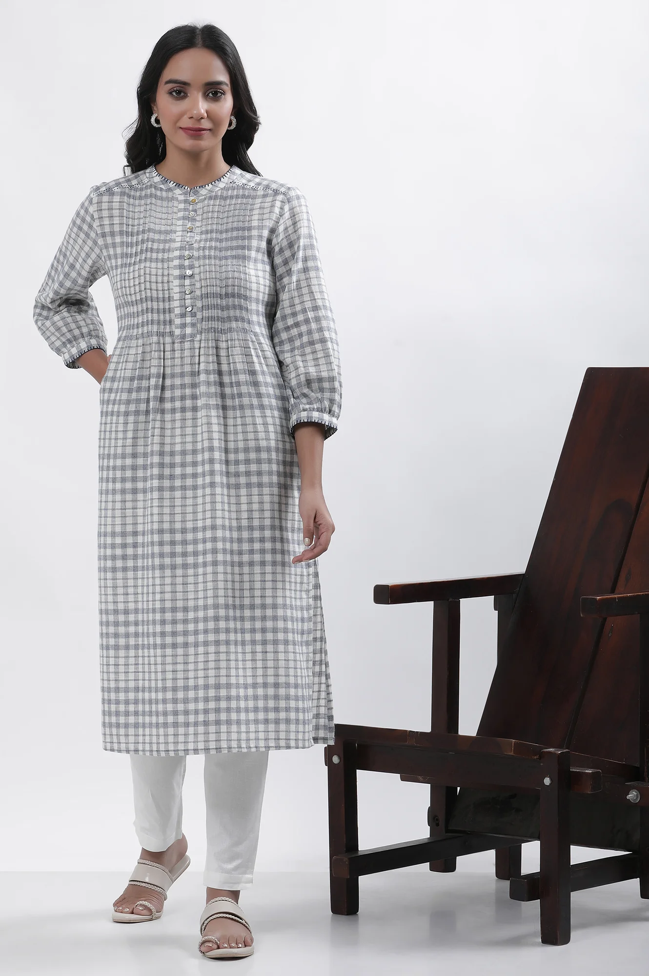 White And Blue Checker Cotton Blend Kurta - Image 2