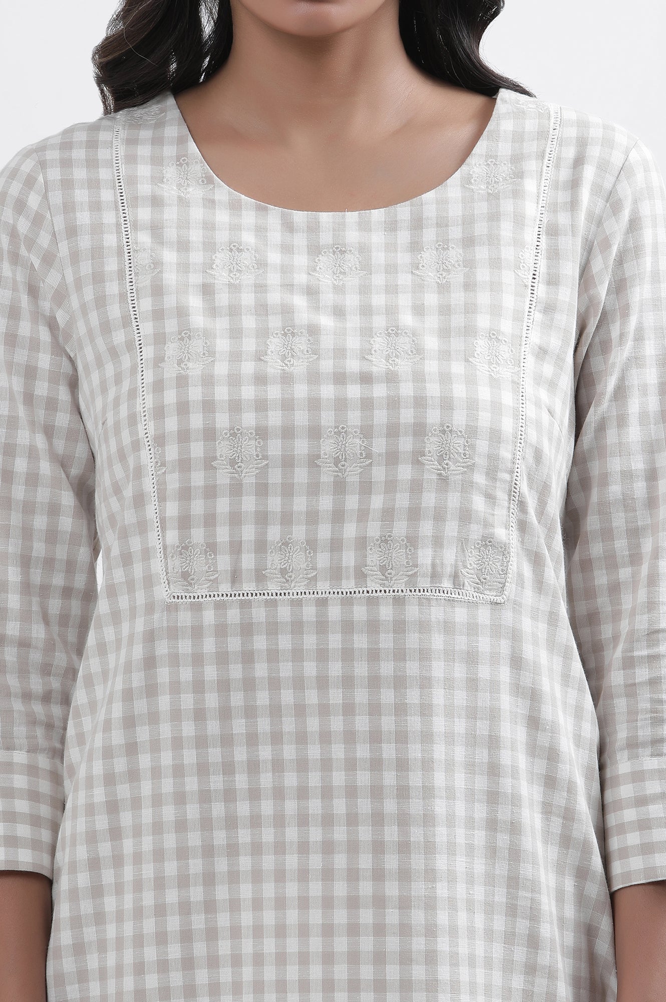 White Checker Embroidered Kurta - Image 6