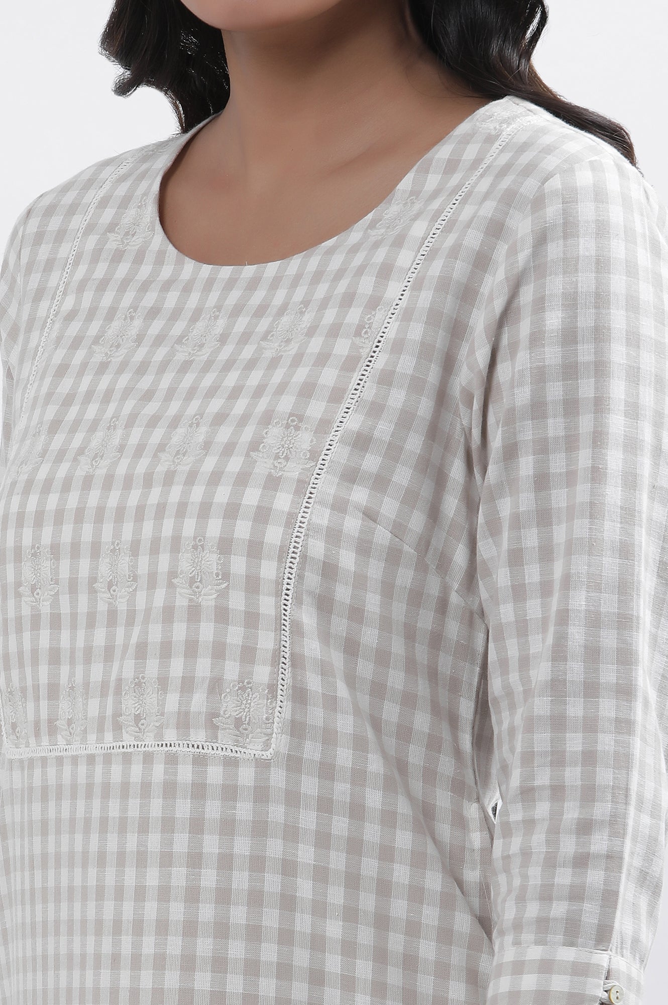 White Checker Embroidered Kurta - Image 7