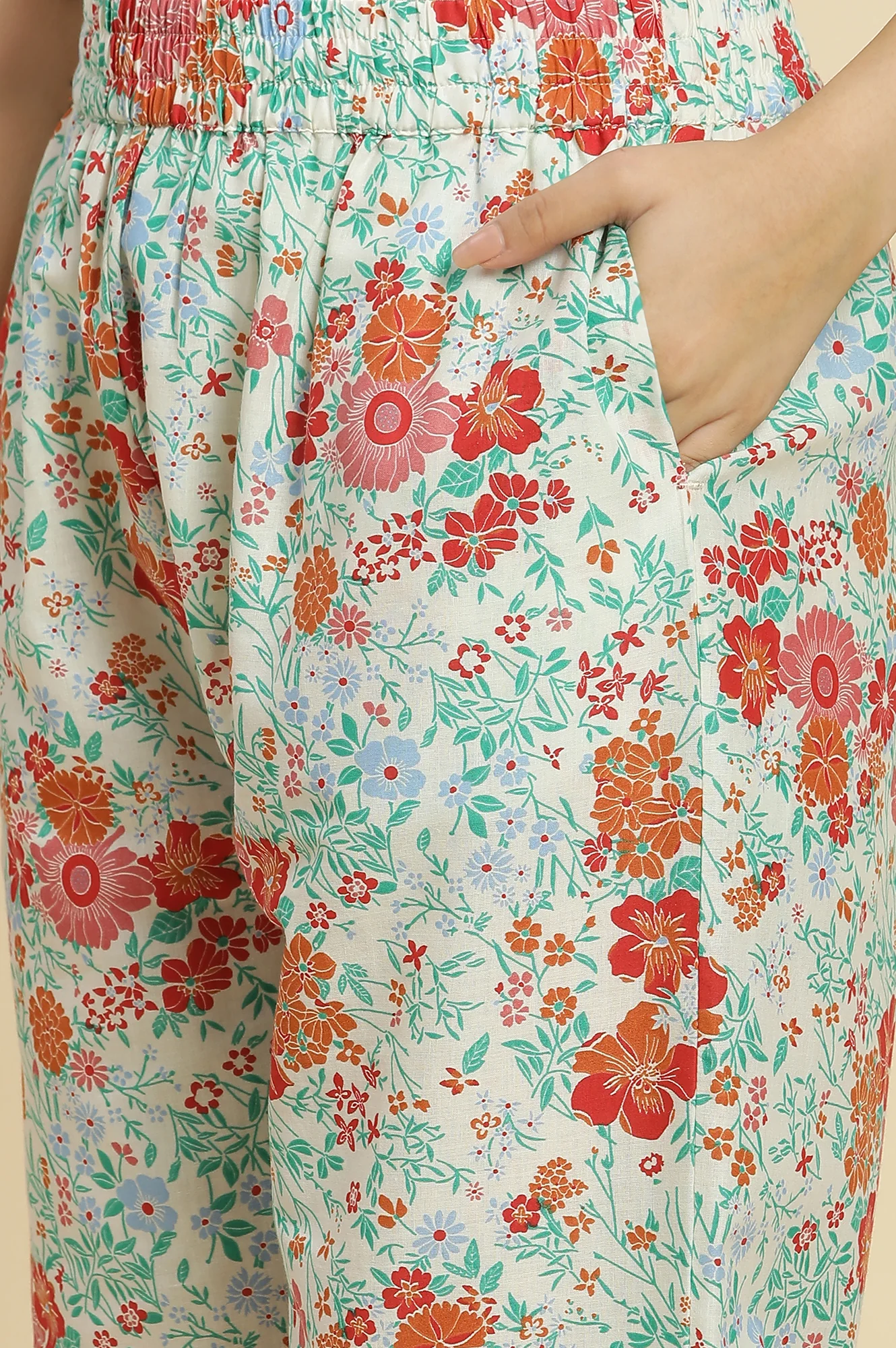 White Floral Printed Coordinated Kurta, Pants And Dupatta Set - Image 10