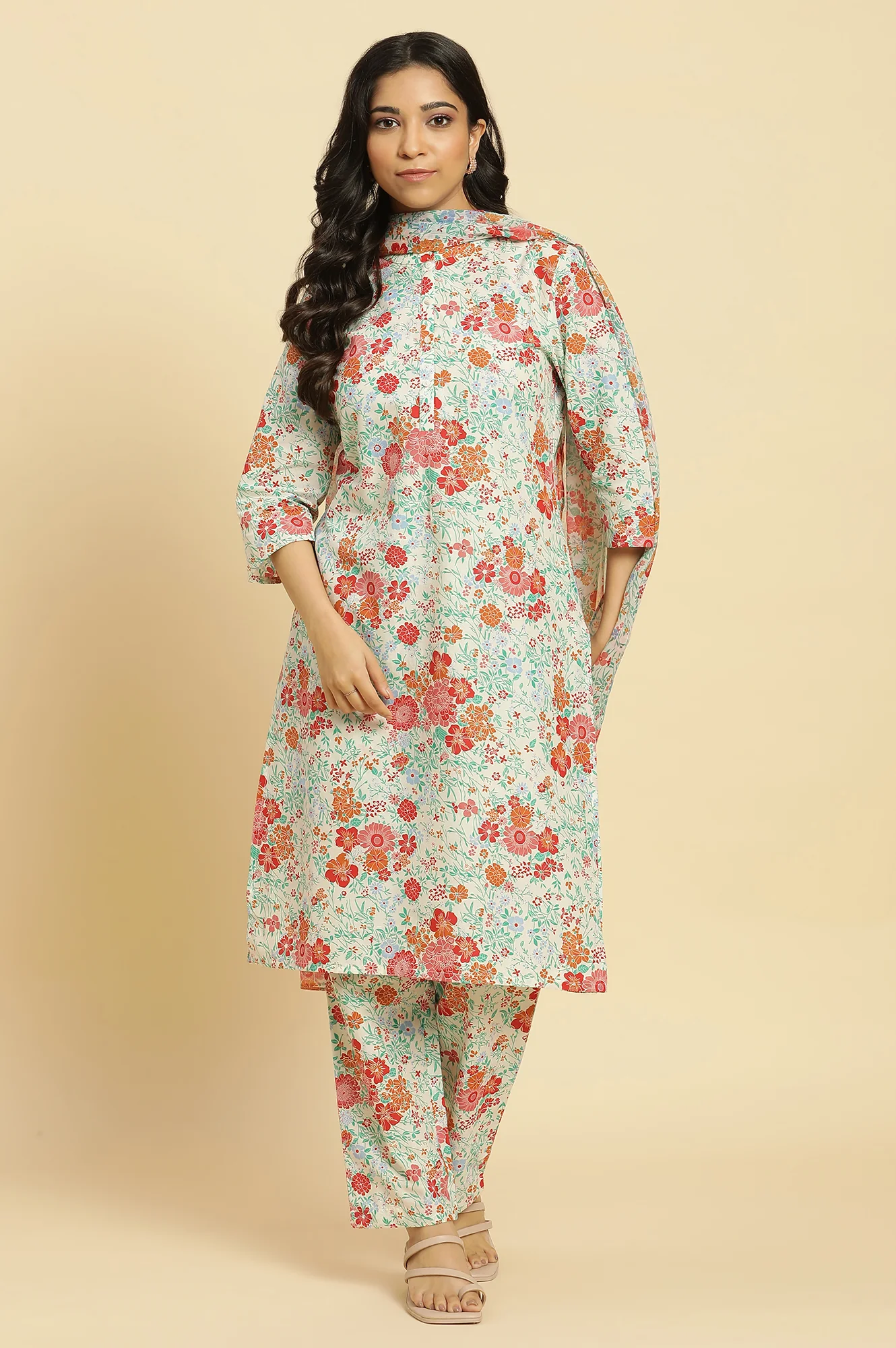 White Floral Printed Coordinated Kurta, Pants And Dupatta Set - Image 3