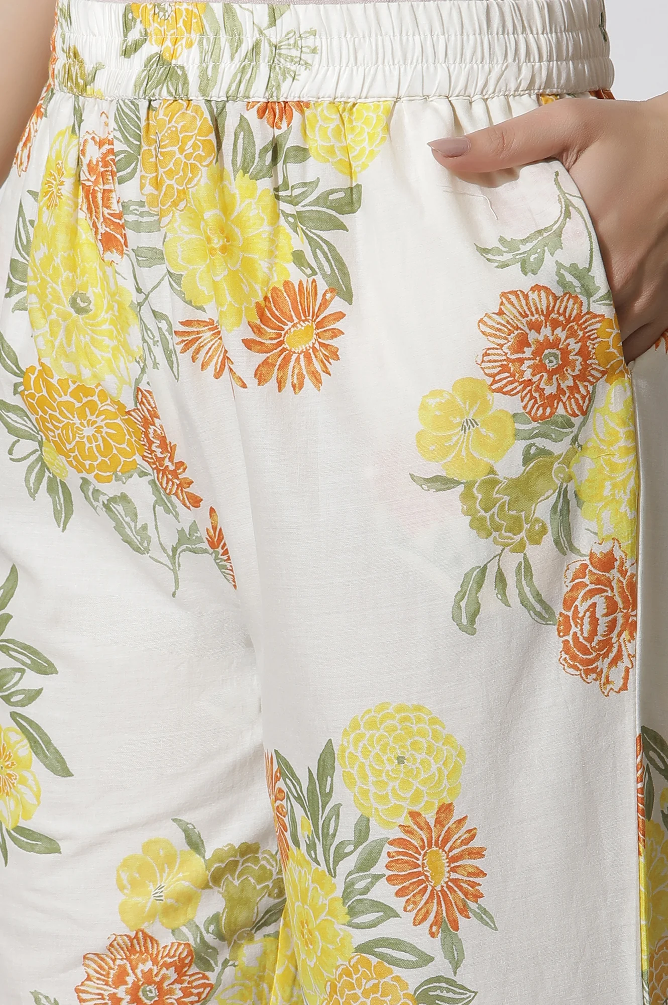 White Floral Printed Cotton Kurta, Pants And Kota Dupatta Set - Image 9