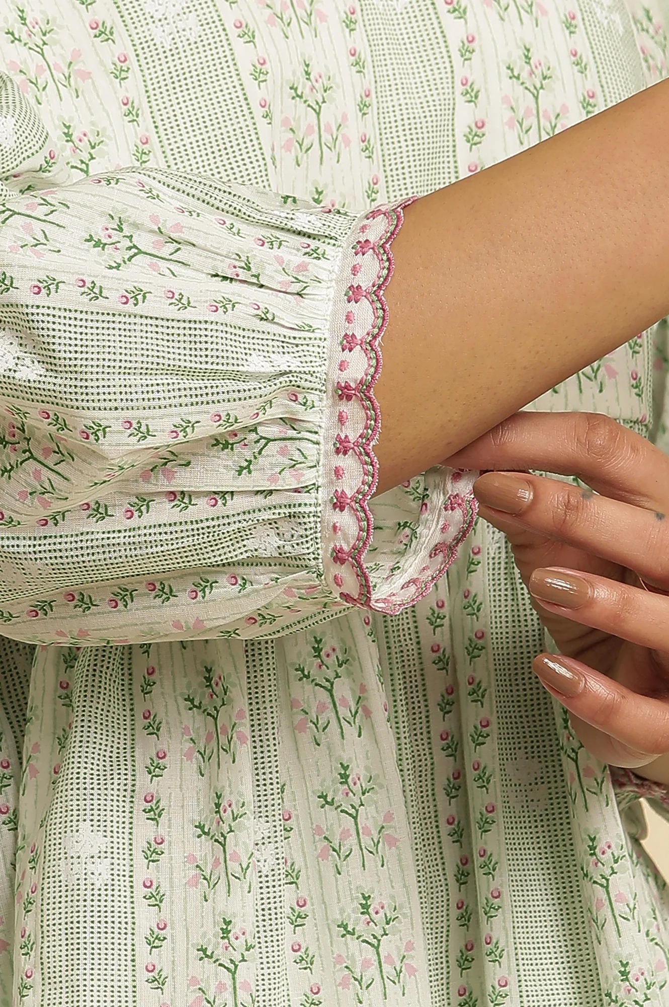White Floral Printed Gathered Top - Image 7