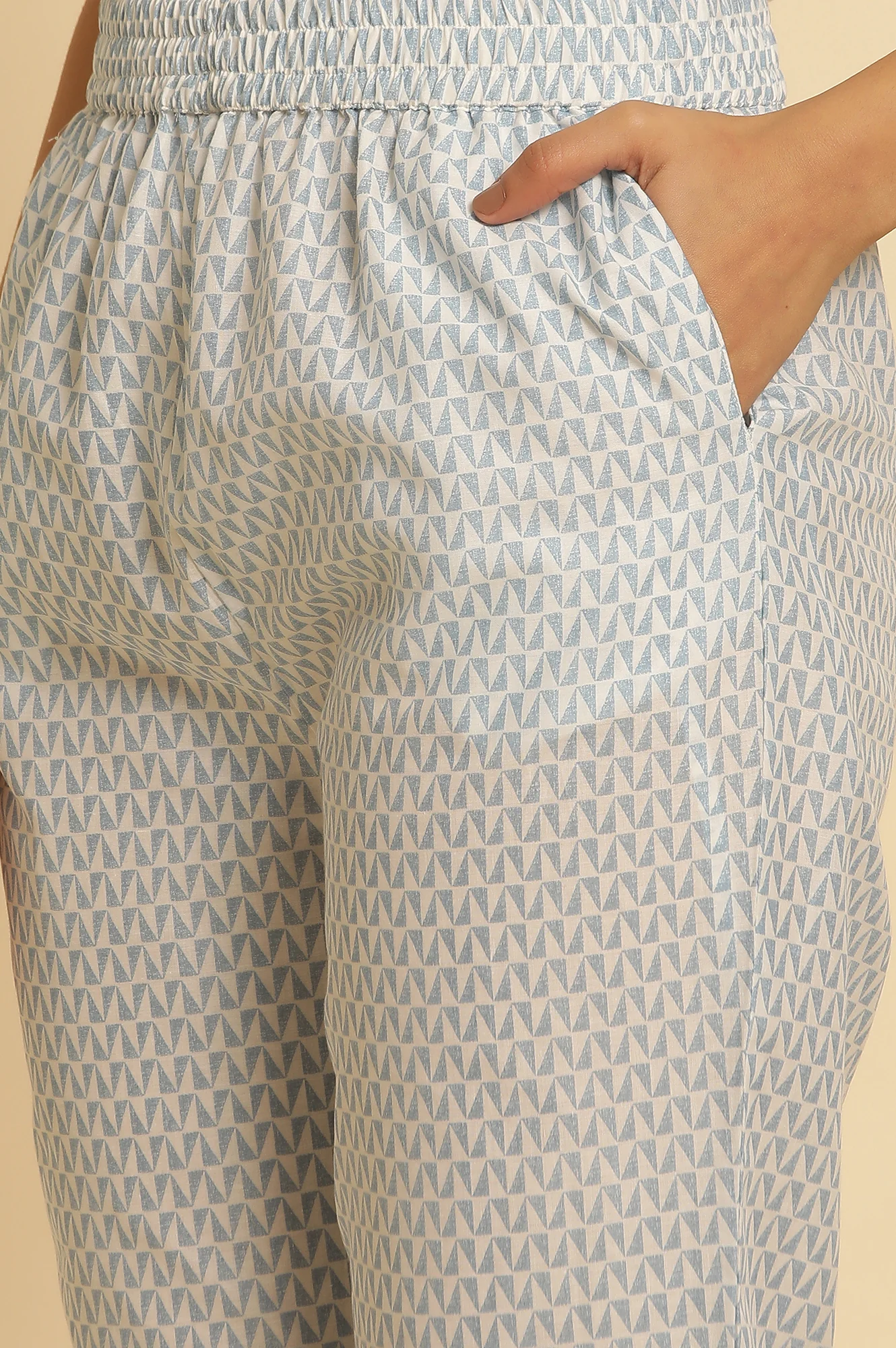 White Floral Printed Straight Kurta And Pants Set - Image 9