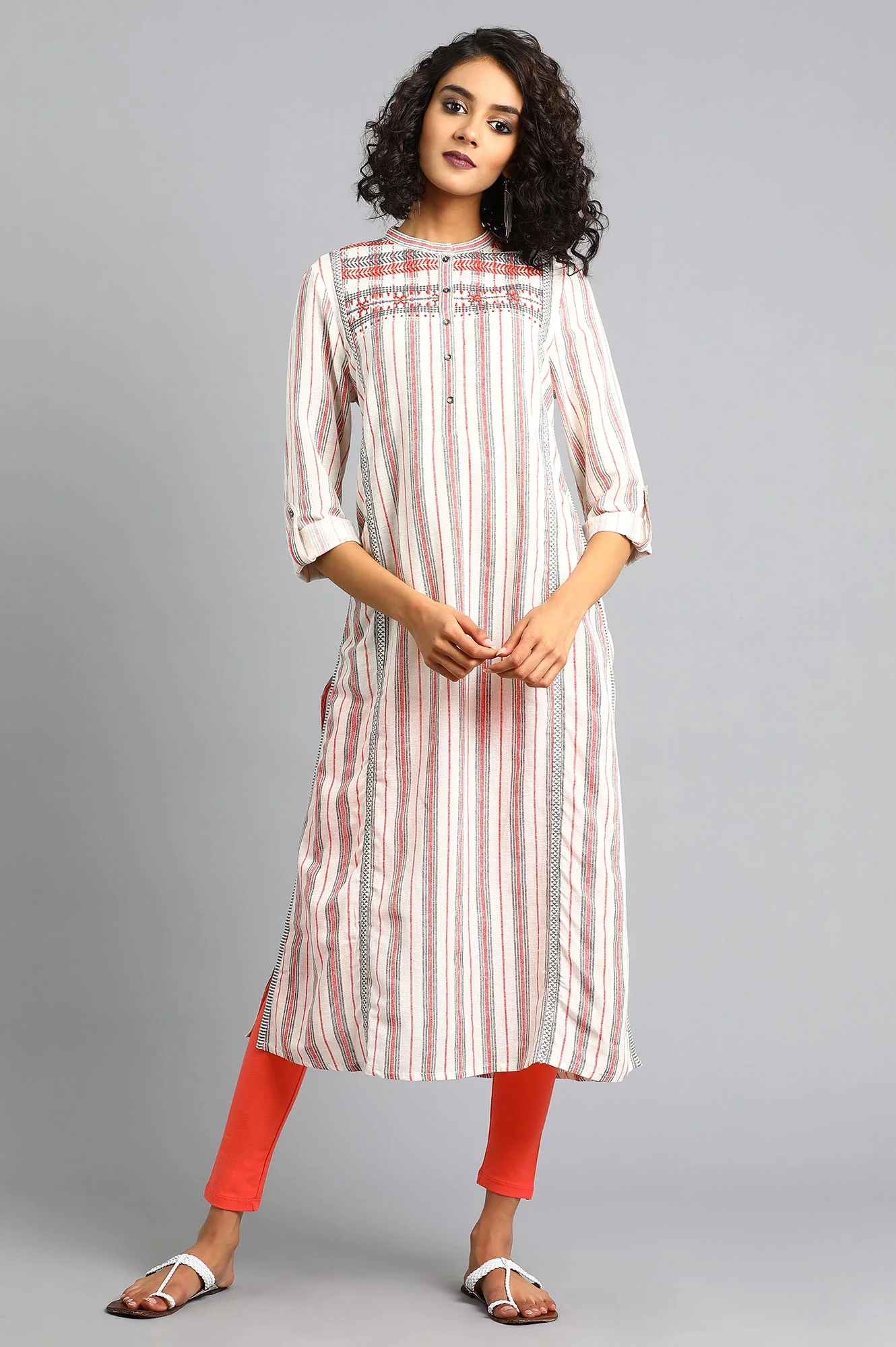 White Mandarin Neck Printed kurta - Image 2