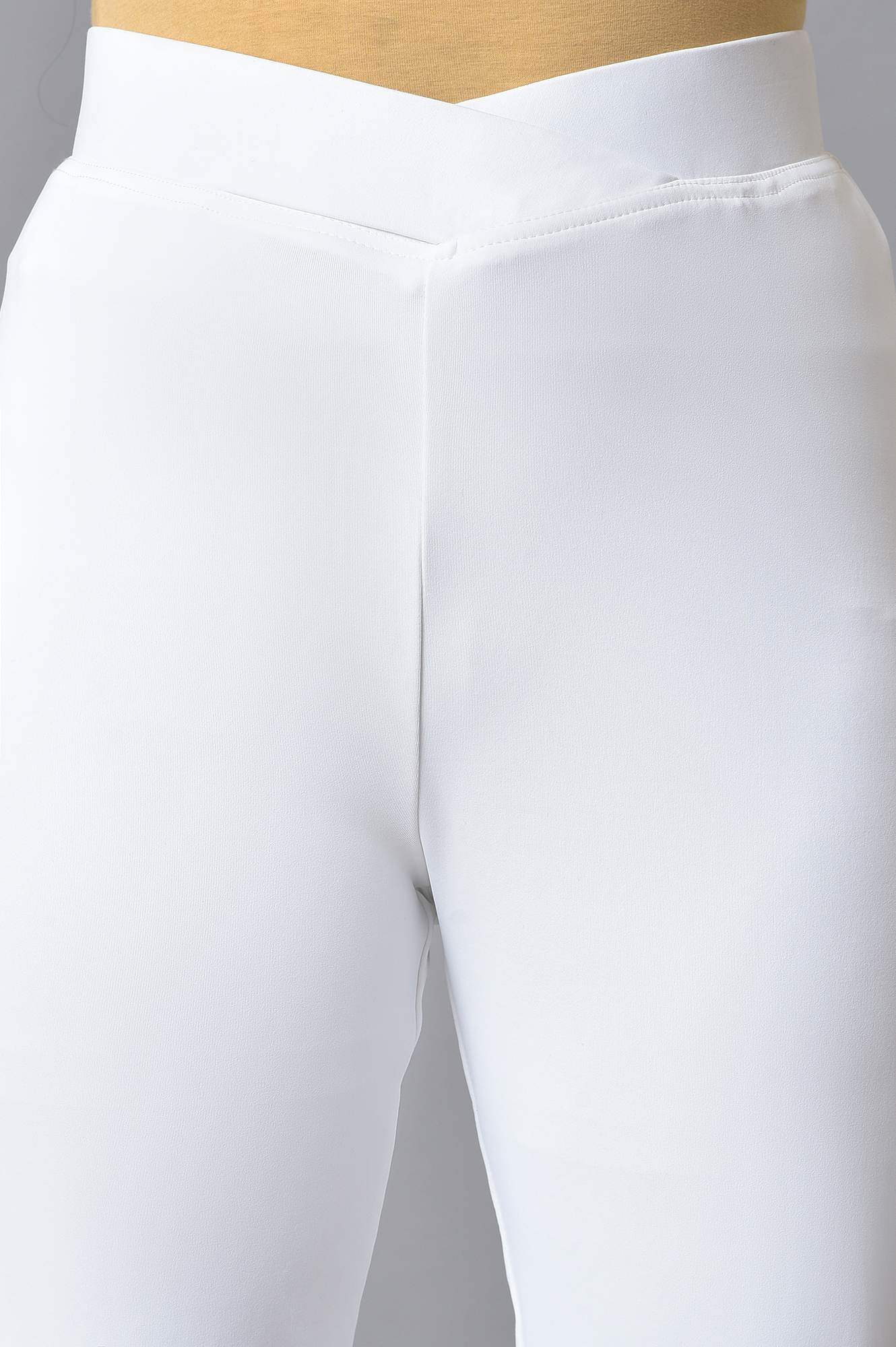 Elleven Women's White Solid Skinny Fit Tights with Slip On Closure - Image 6