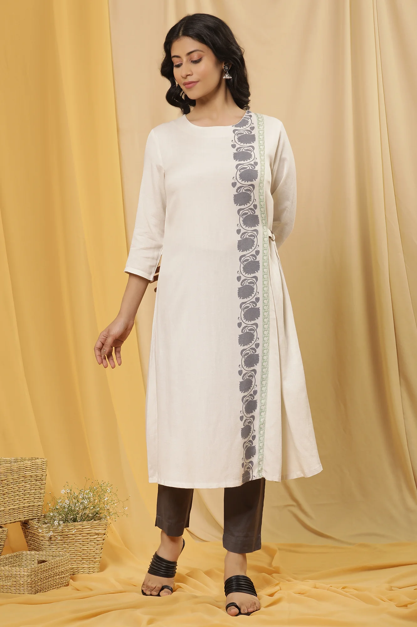 White Printed A-Line Kurta And Slim Pants Set - Image 2