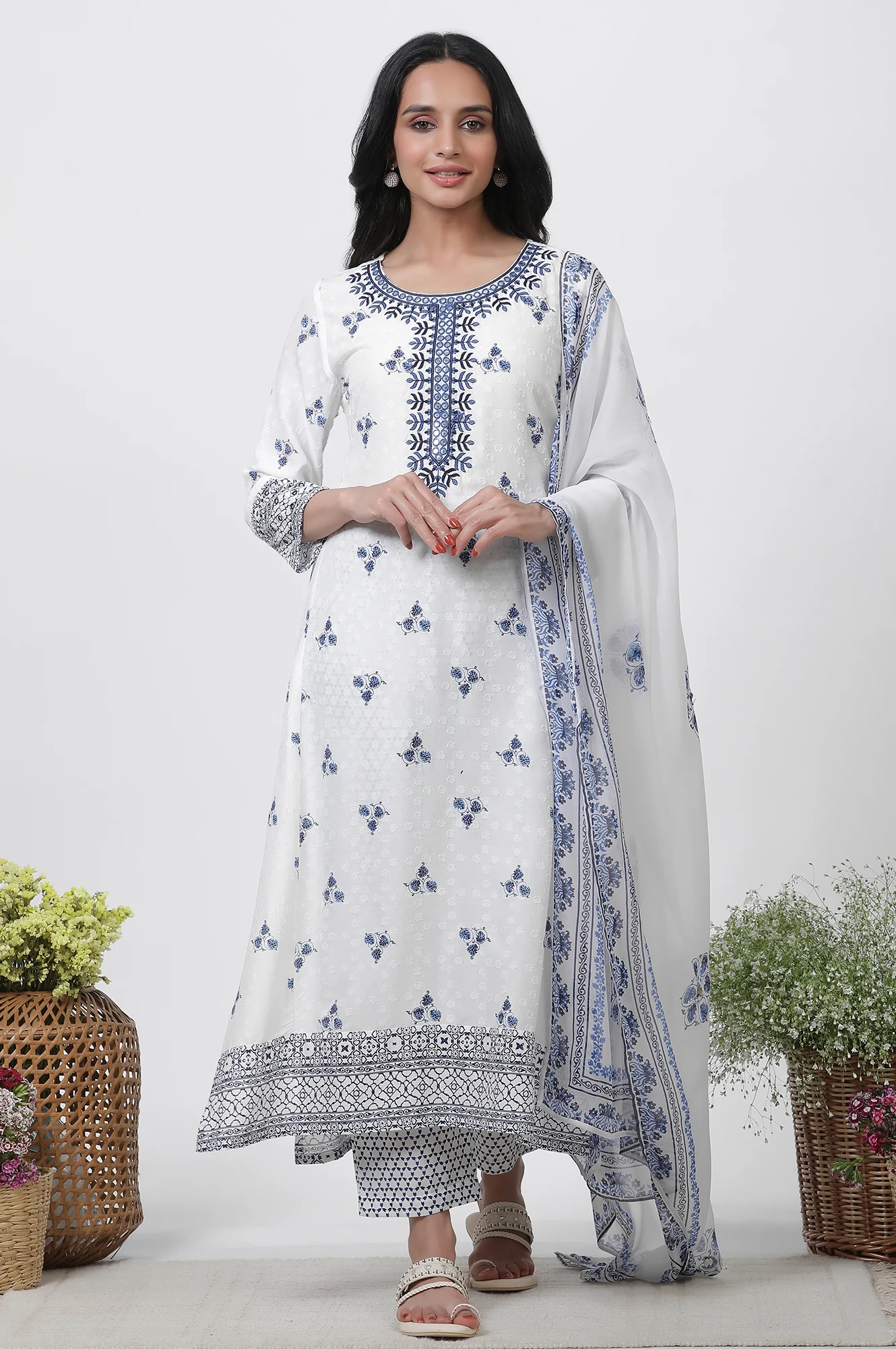 White Printed Kurta With Embroidery, Pants And Dupatta Set - Image 2