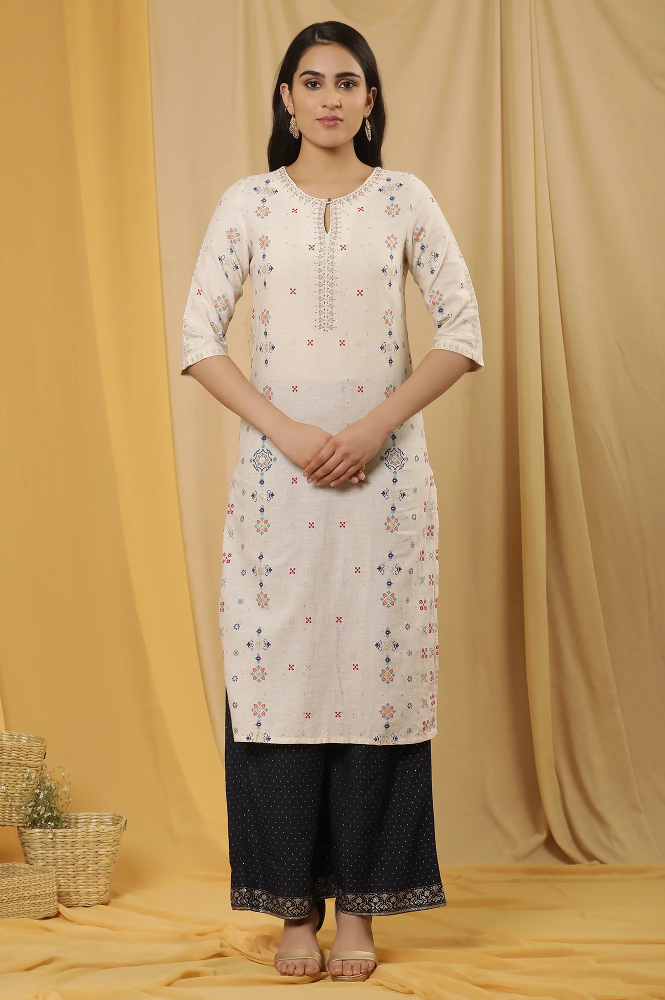 White Printed Straight Kurta And Flared Pants Set - Image 2