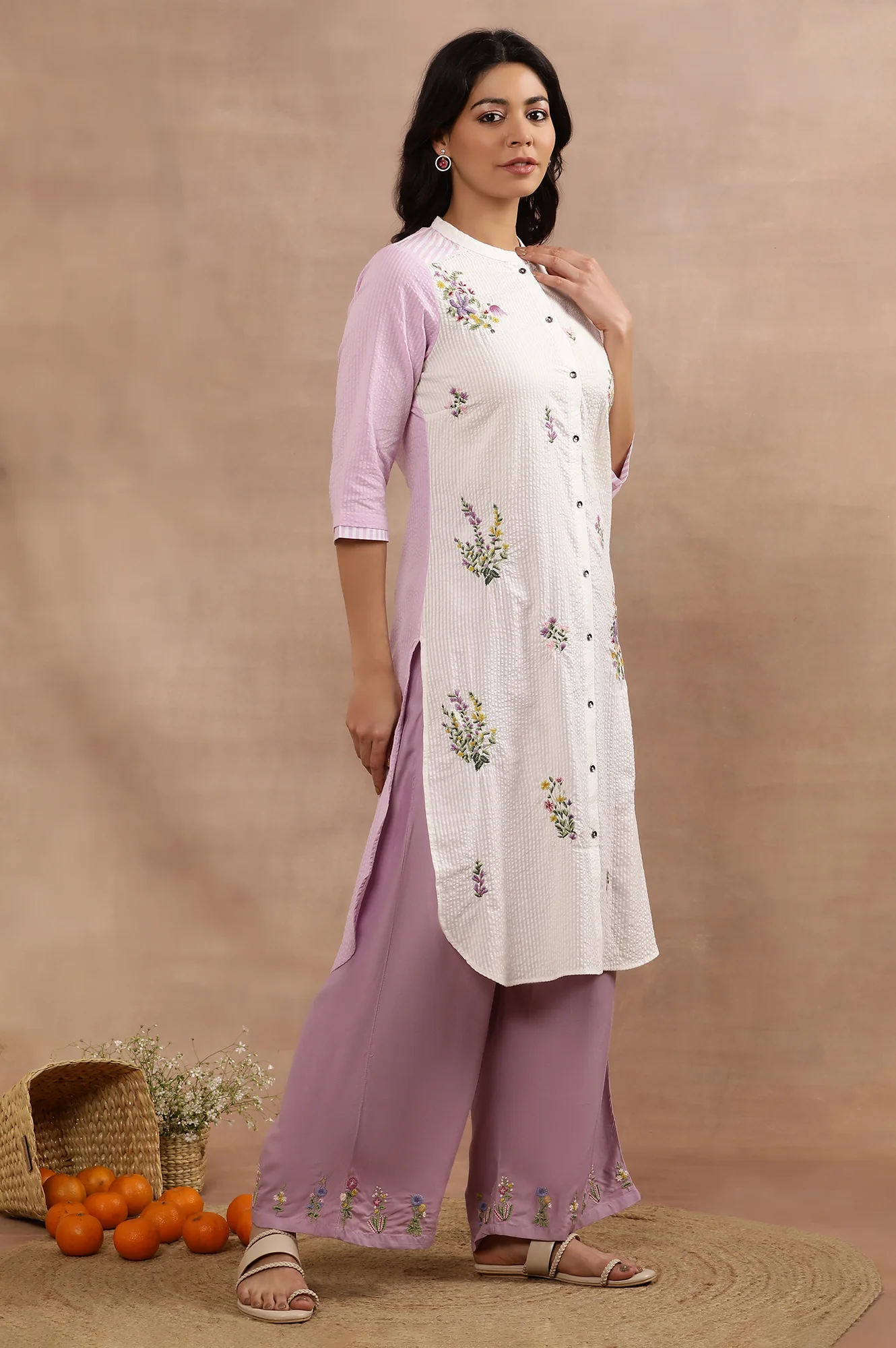 White Textured Cotton Embroidered Kurta and Pants Set - Image 5