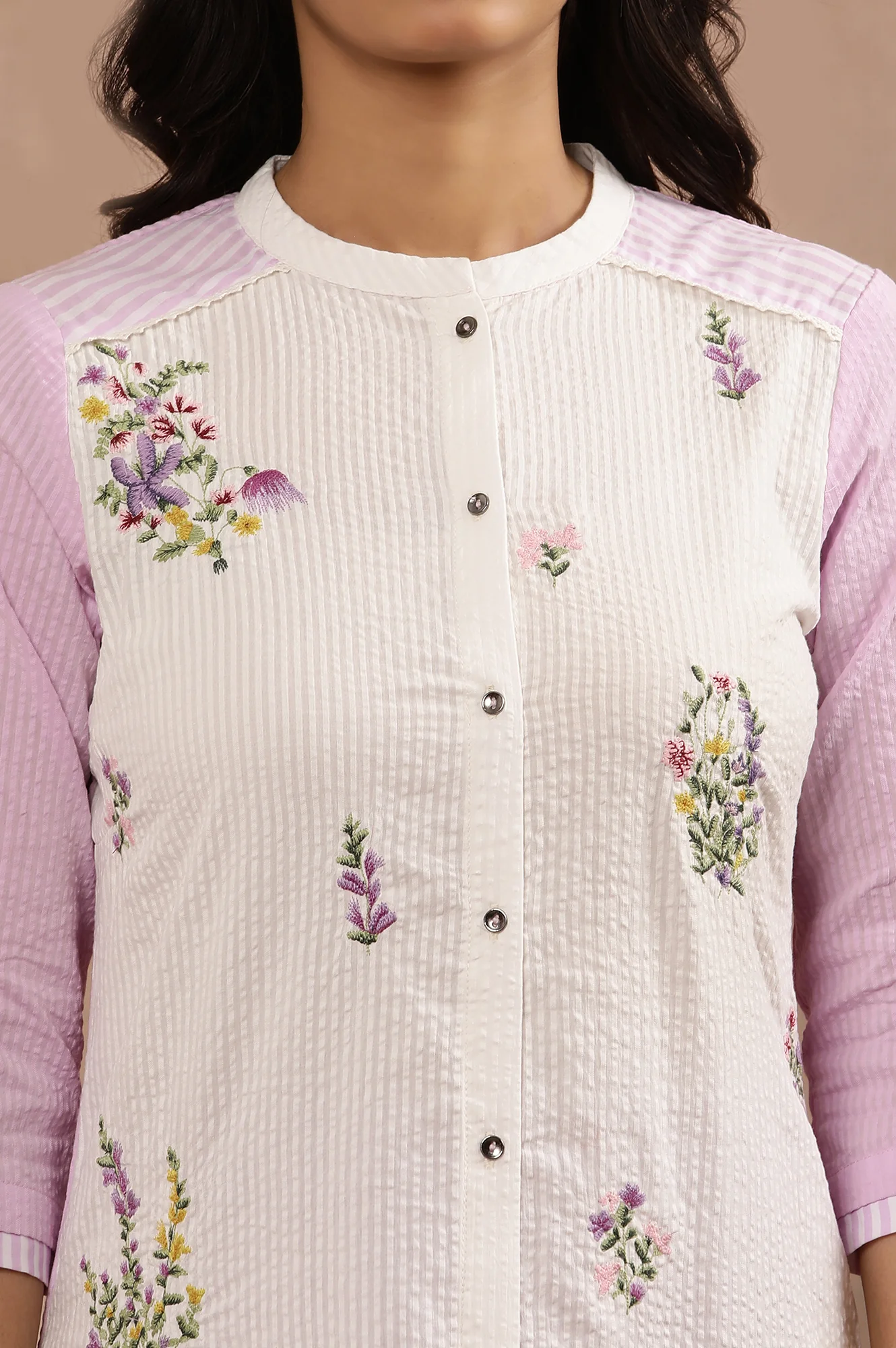 White Textured Cotton Embroidered Kurta and Pants Set - Image 6