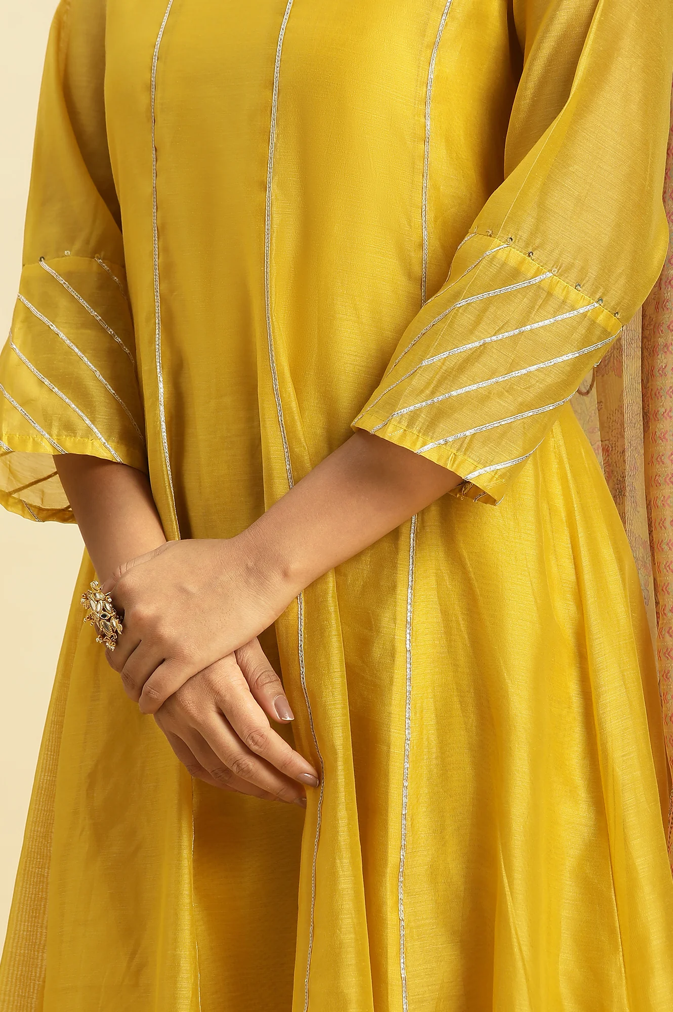 Yellow Chander Floral Printed Kurta, Pants And Dupatta Set - Image 7