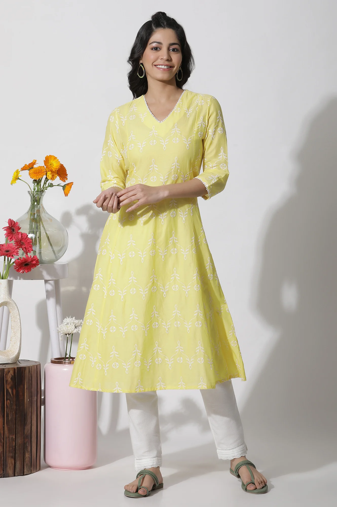 Yellow Schiffli Flared Kurta - Image 2